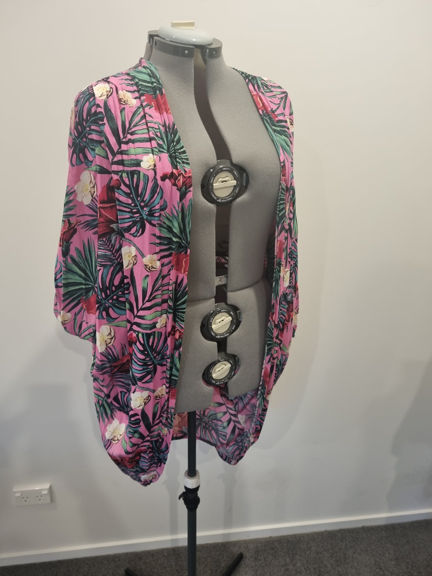 Sundrenched Australia Cardigan - Size XL