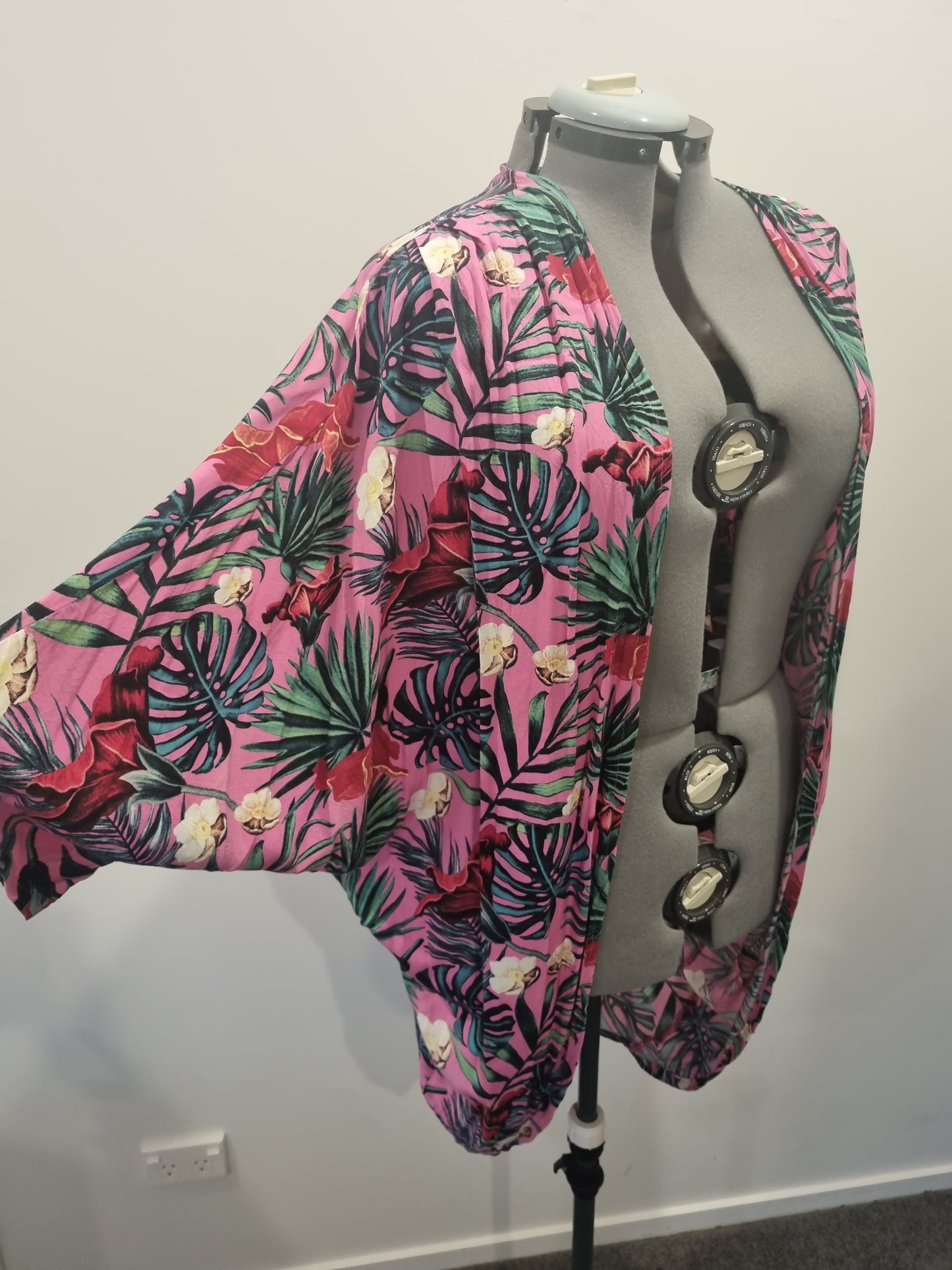 Sundrenched Australia Cardigan - Size XL