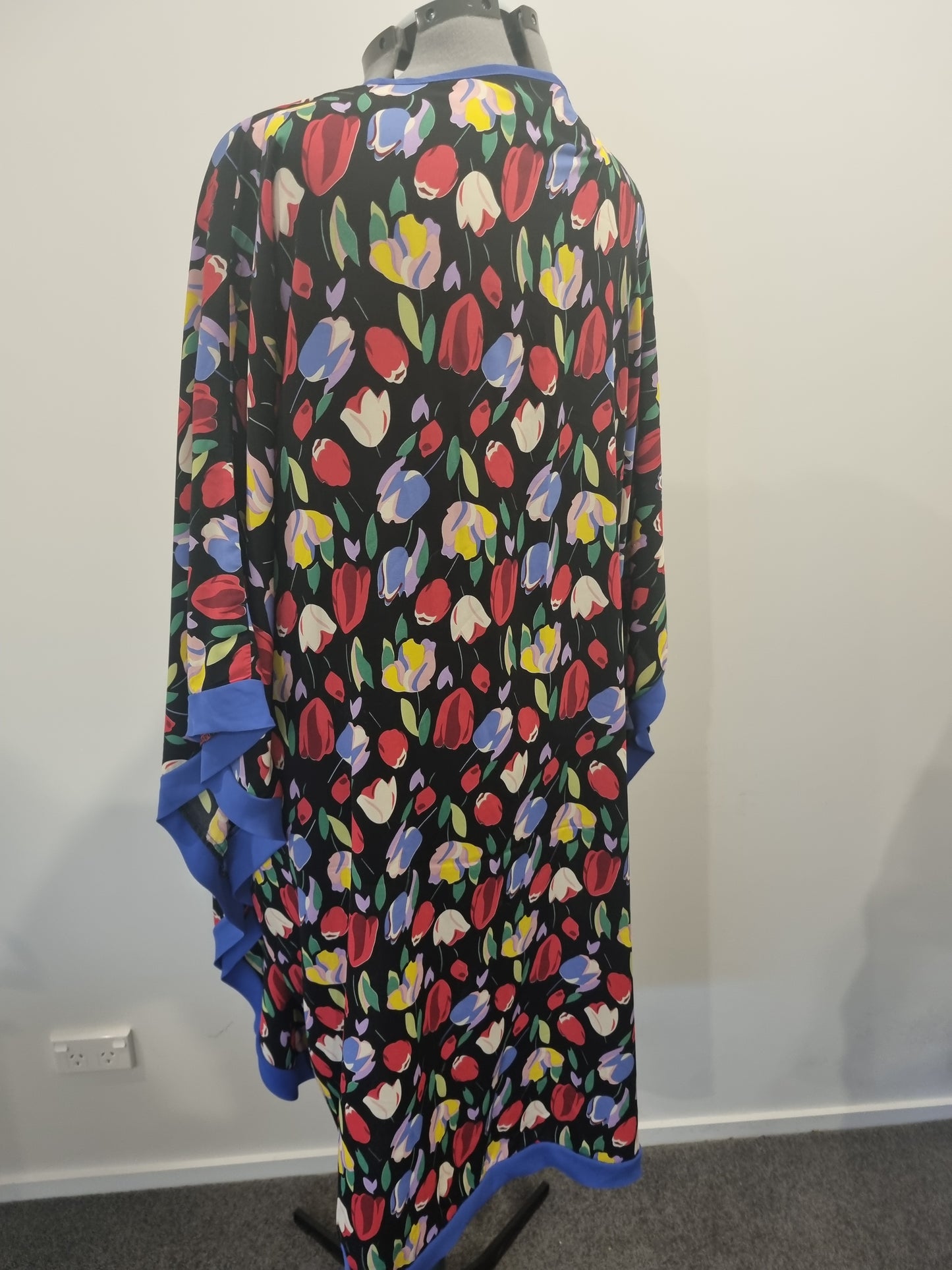 Hot Mamma Cardigan/Kimono - Size 4 (18/20)