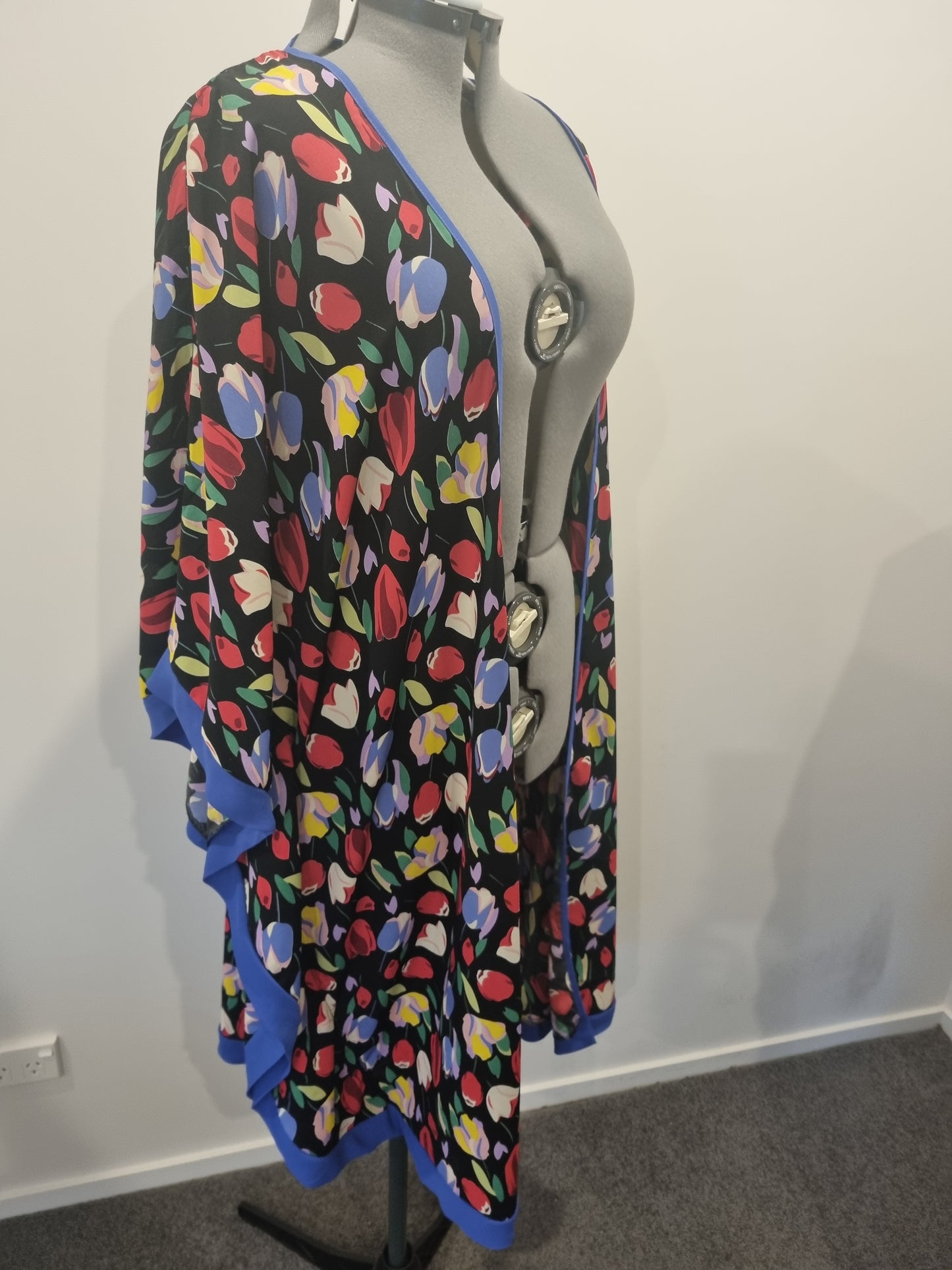 Hot Mamma Cardigan/Kimono - Size 4 (18/20)