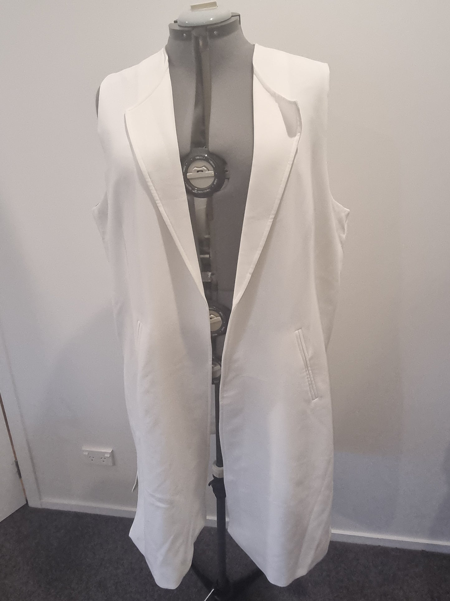 Studio East Sleeveless Jacket - Size 24 (BNWT)