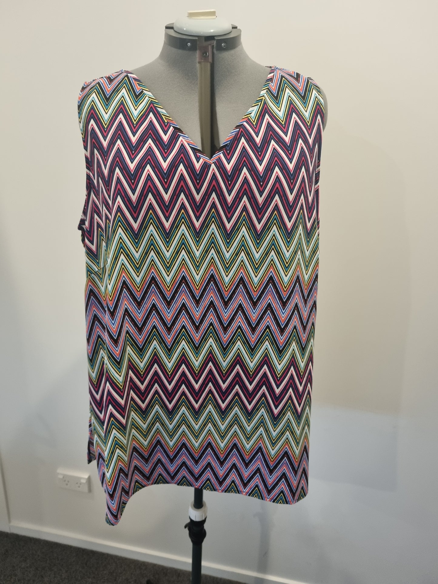 Autograph Sleeveless Top - Size 22 (BNWT)
