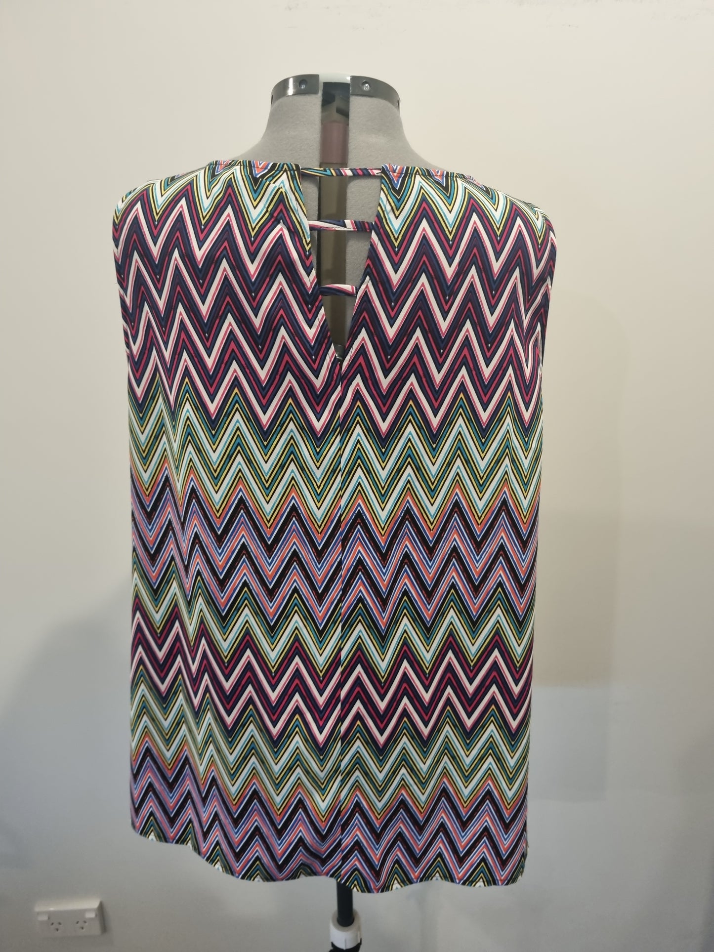 Autograph Sleeveless Top - Size 22 (BNWT)