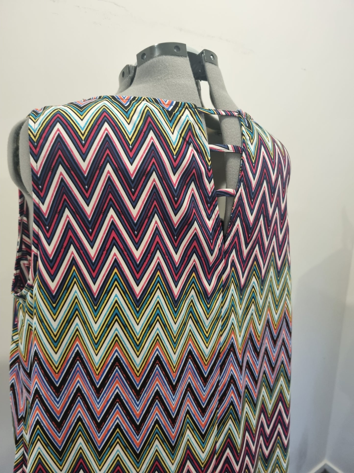 Autograph Sleeveless Top - Size 22 (BNWT)