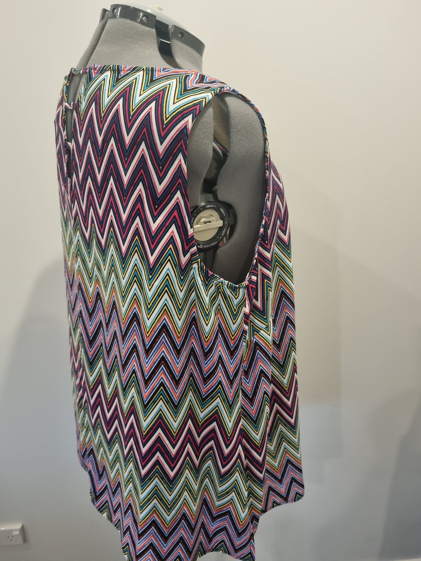 Autograph Sleeveless Top - Size 22 (BNWT)