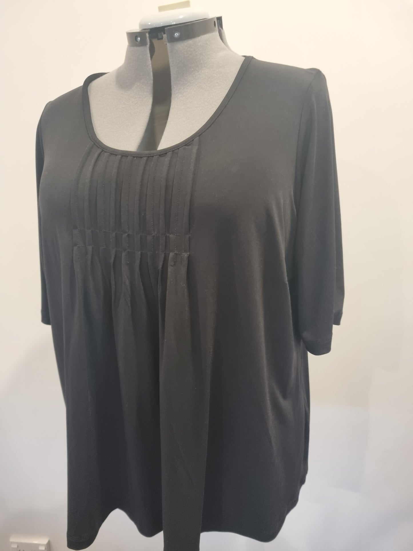 Sara Top - Size 2X (18)