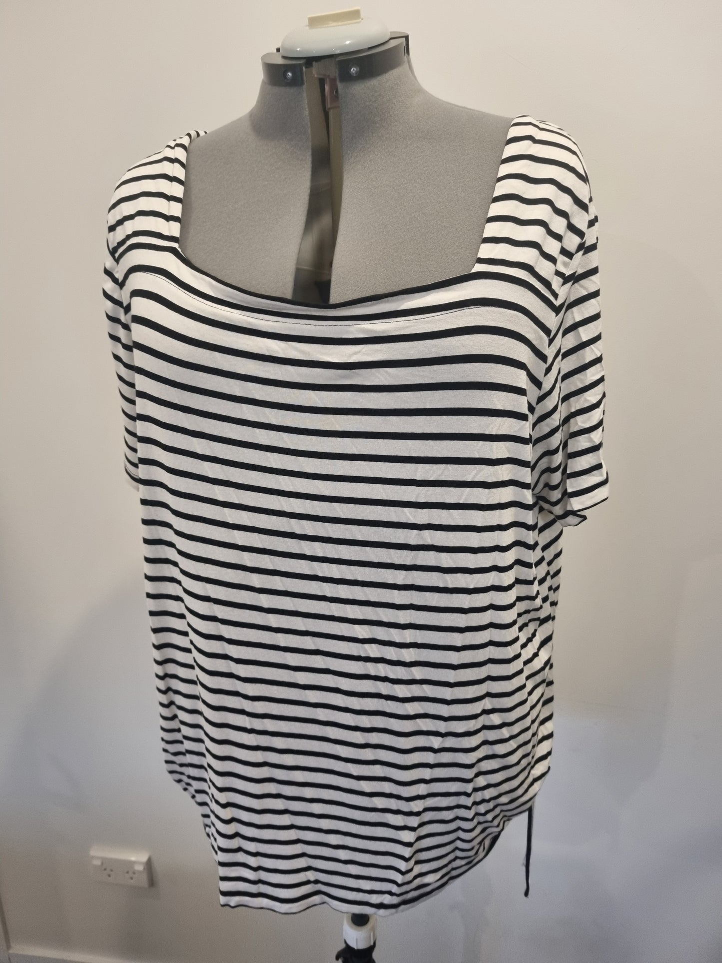 Autograph Top - Size 24