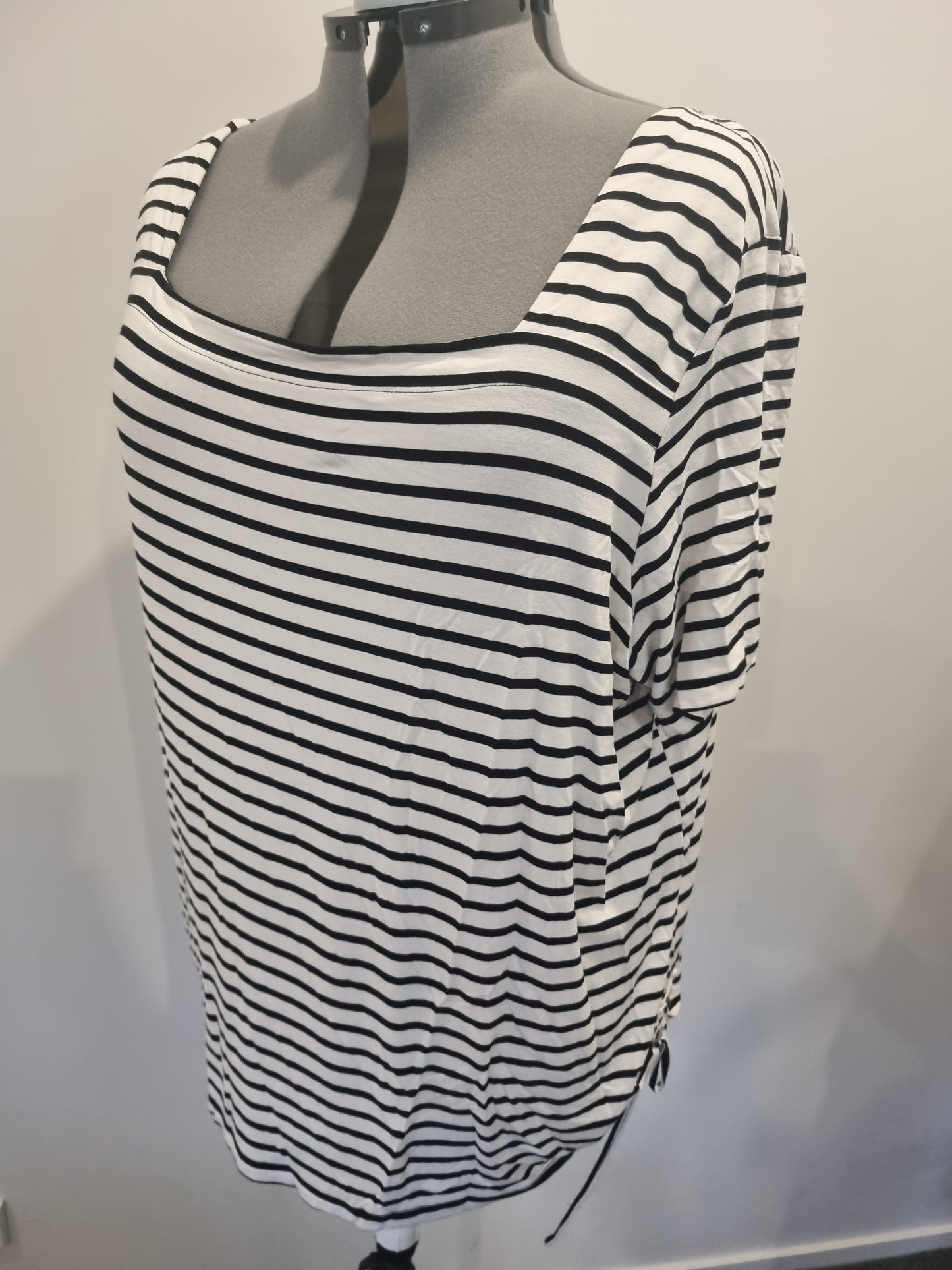 Autograph Top - Size 24