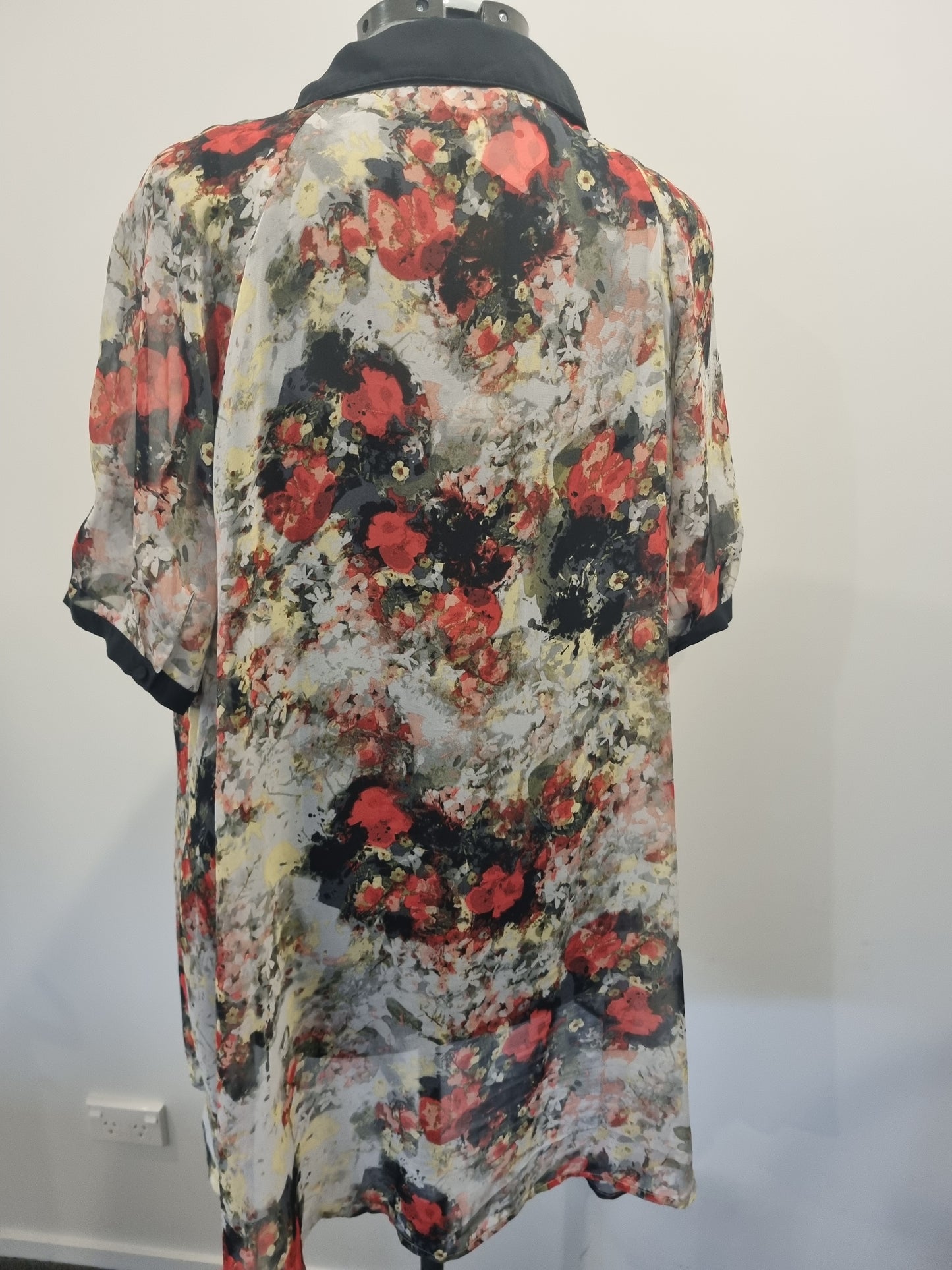 Autograph Top (with slip) - Size 24