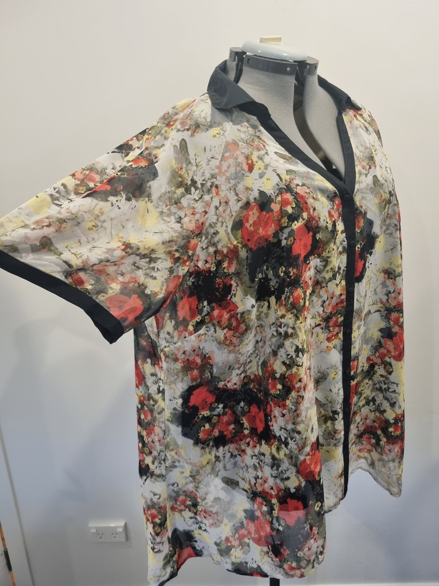Autograph Top (with slip) - Size 24