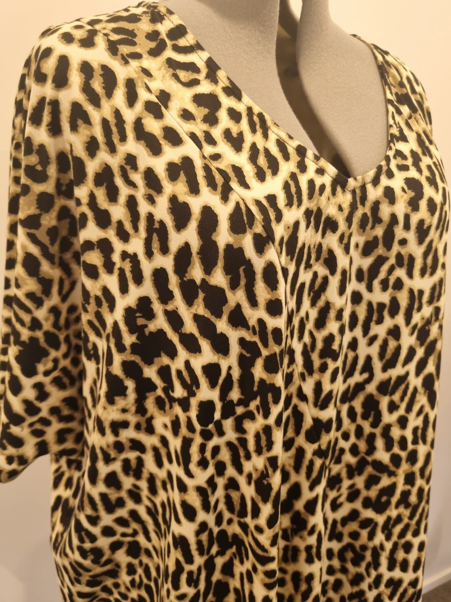 Autograph Top - Size 22