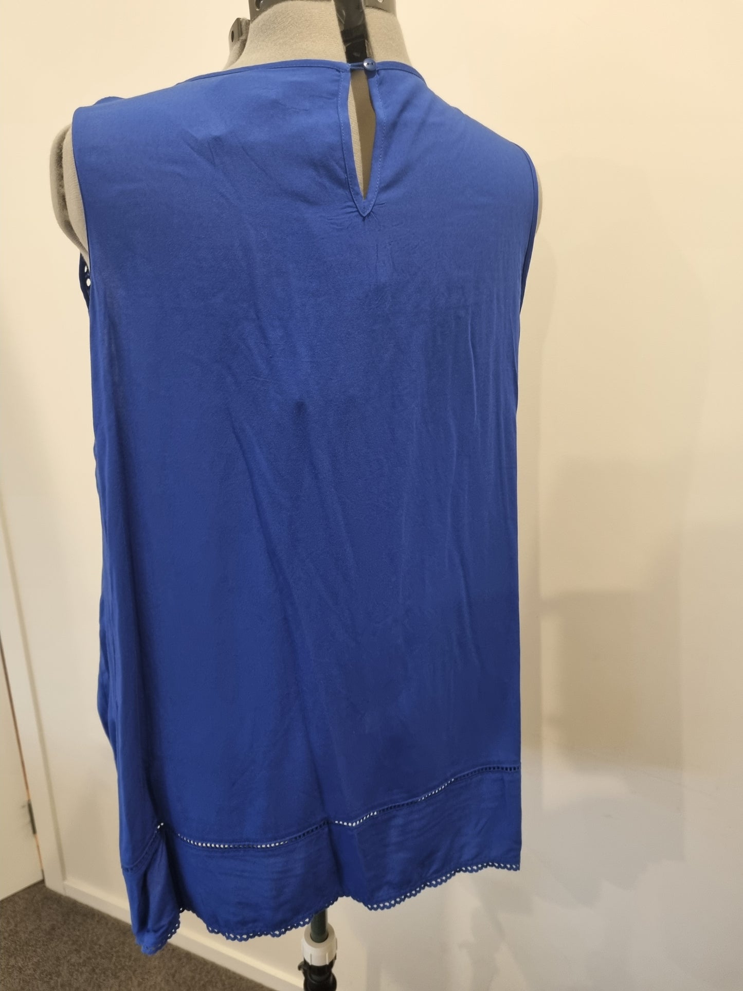 Autograph Top - Size 22