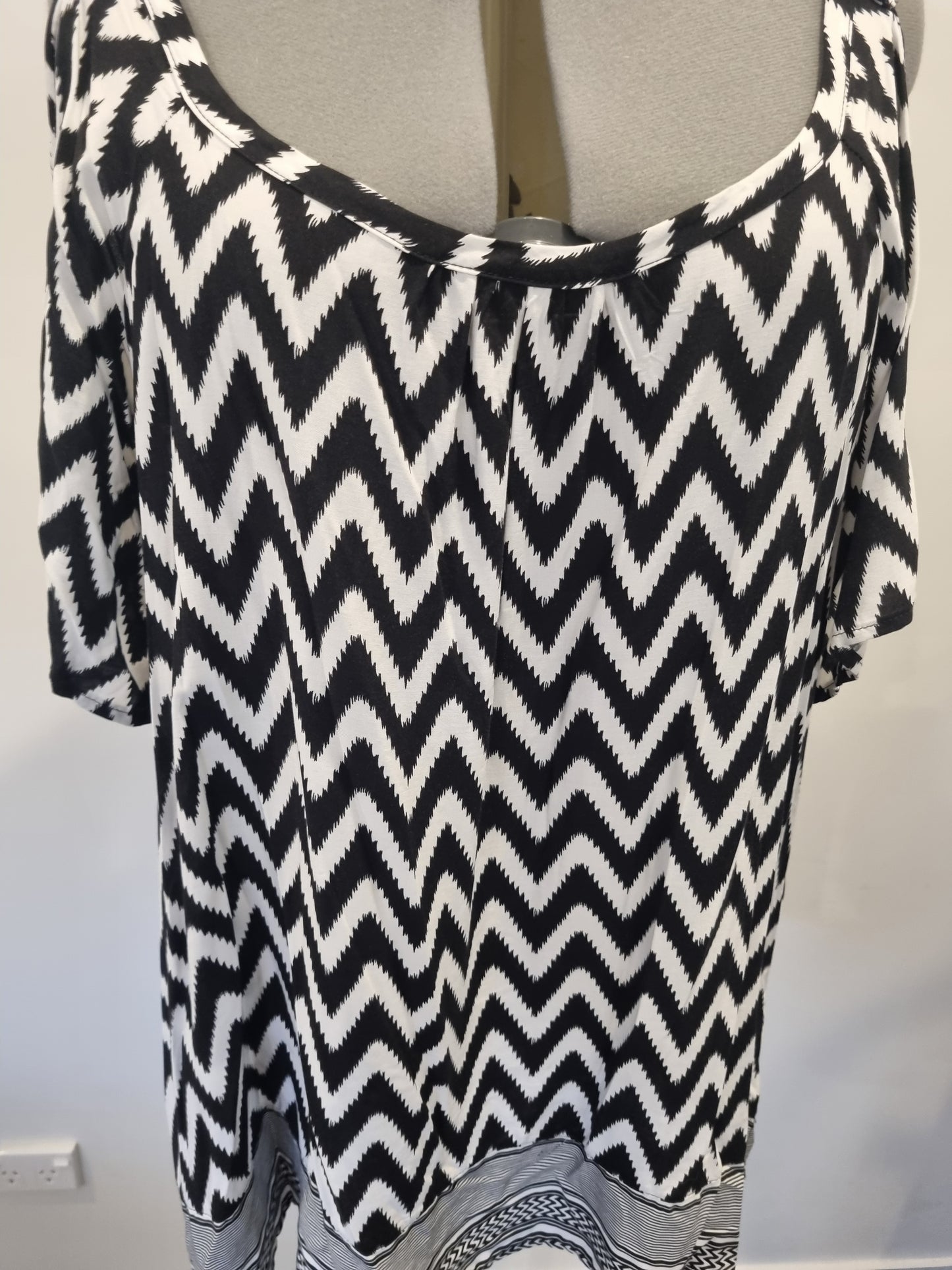 Autograph Top - Size 22