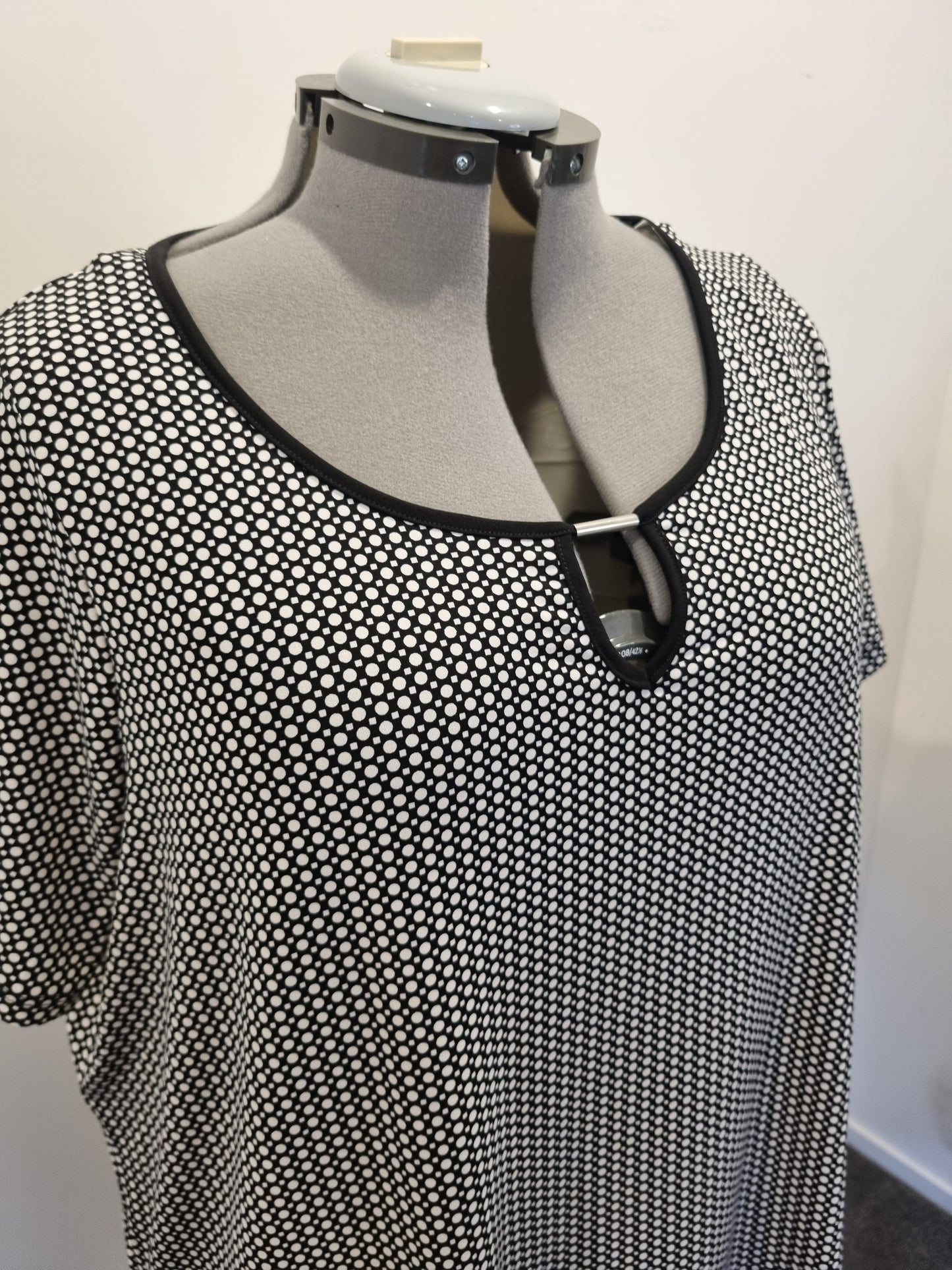 Autograph Top - Size 22 (BNWT)