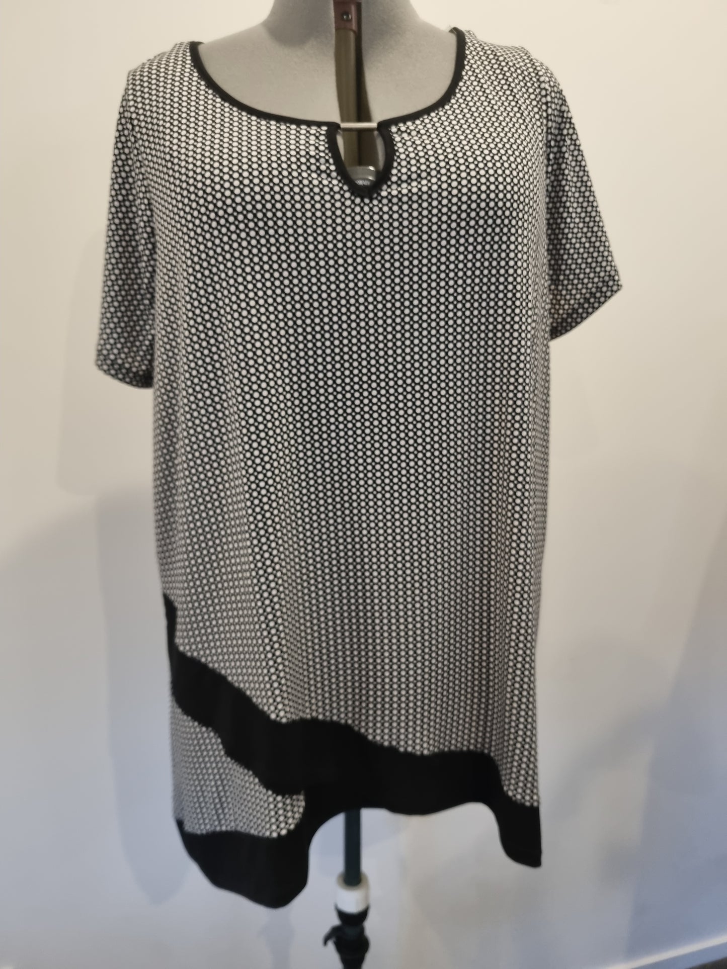 Autograph Top - Size 22 (BNWT)