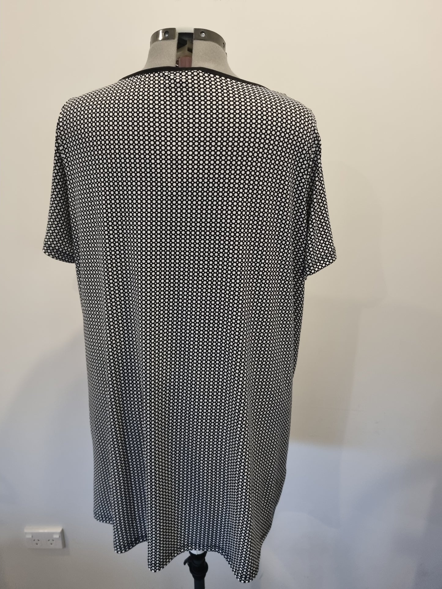 Autograph Top - Size 22 (BNWT)