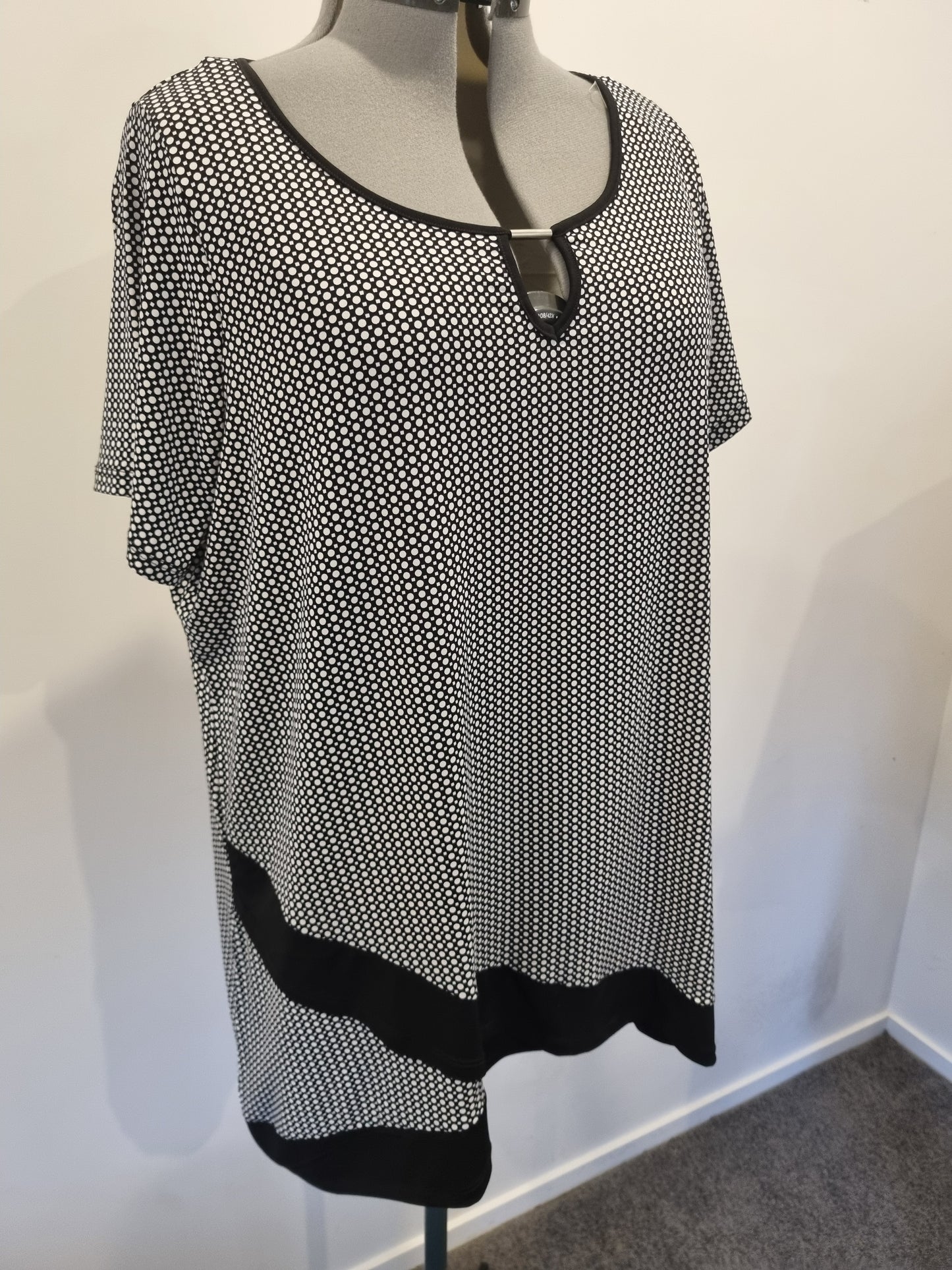 Autograph Top - Size 22 (BNWT)