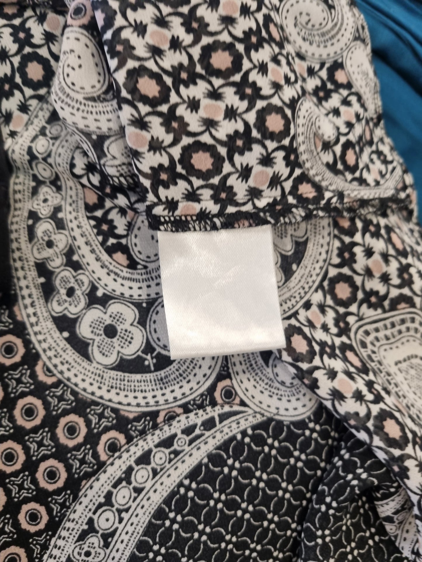 Autograph Sleeveless Top (with Slip) - Size 22