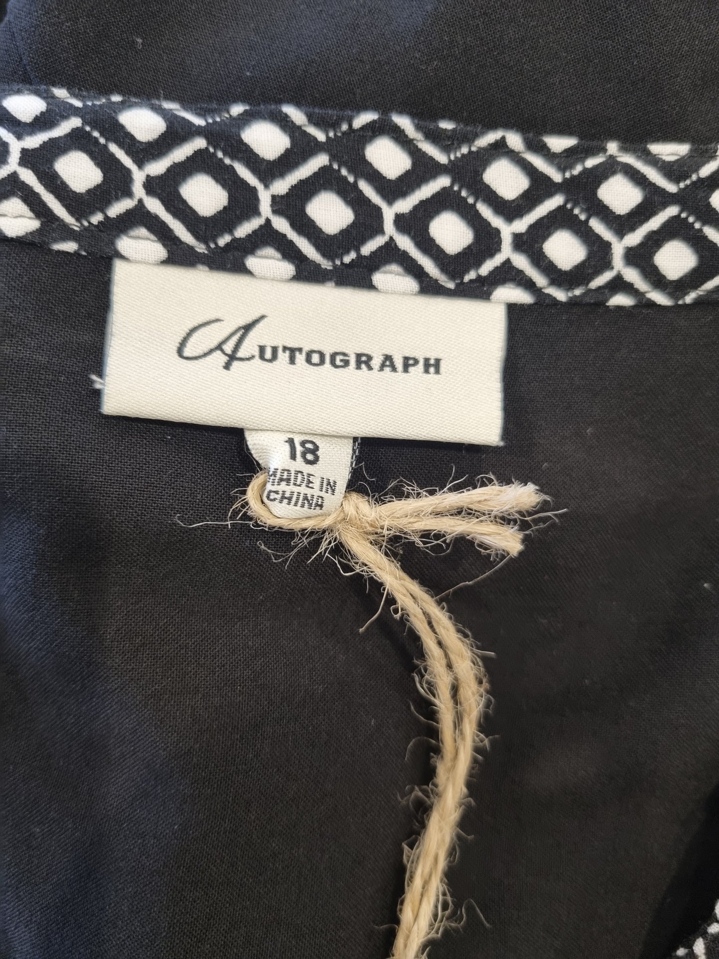Autograph Sleeveless Top - Size 18