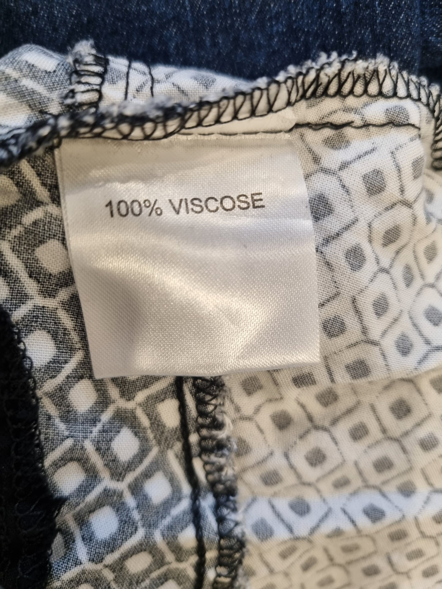Autograph Sleeveless Top - Size 18