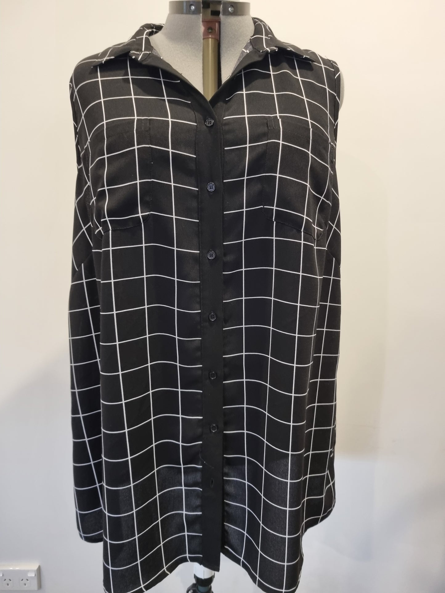 Autograph Sleeveless Top - Size 22