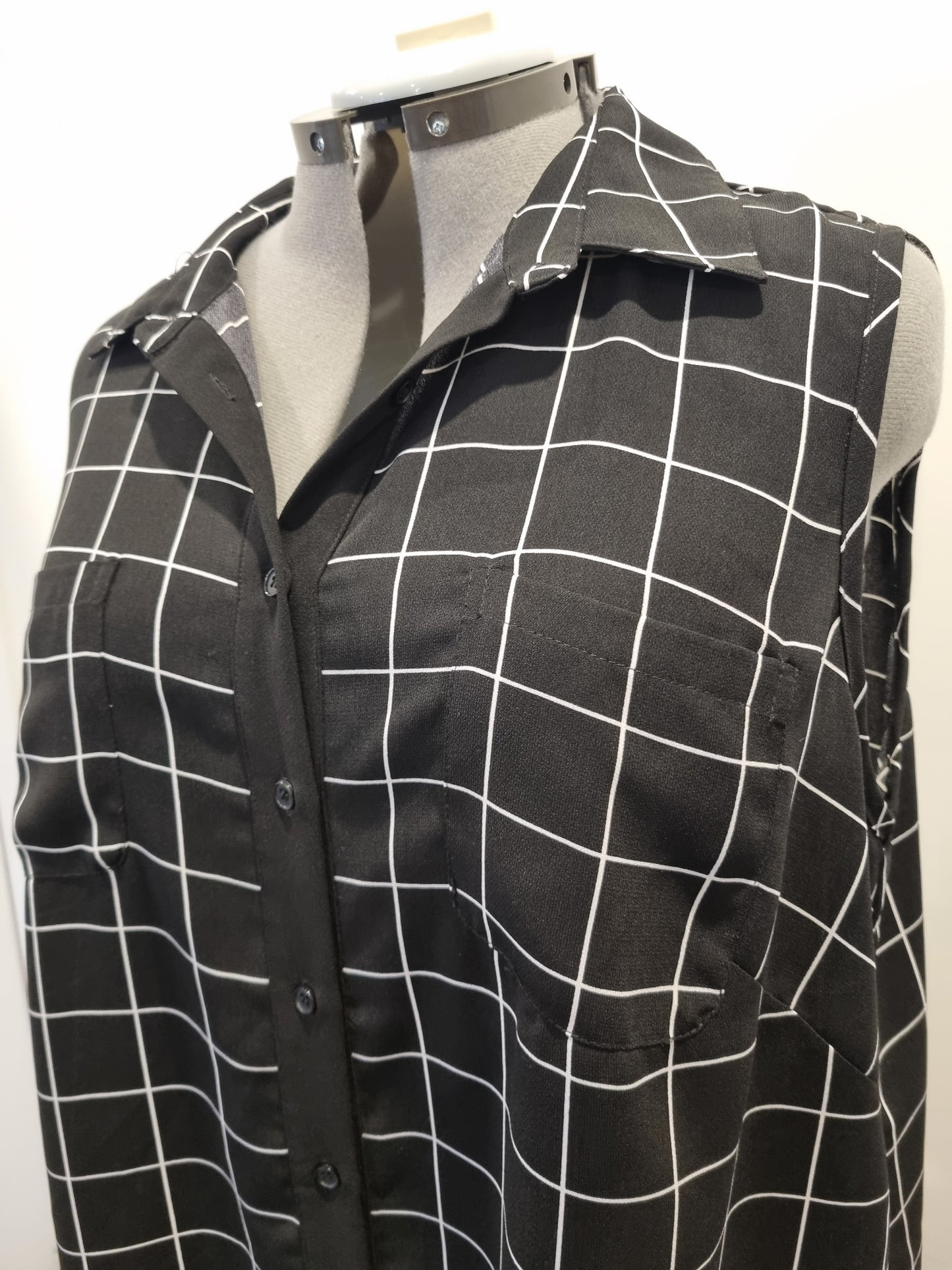 Autograph Sleeveless Top - Size 22