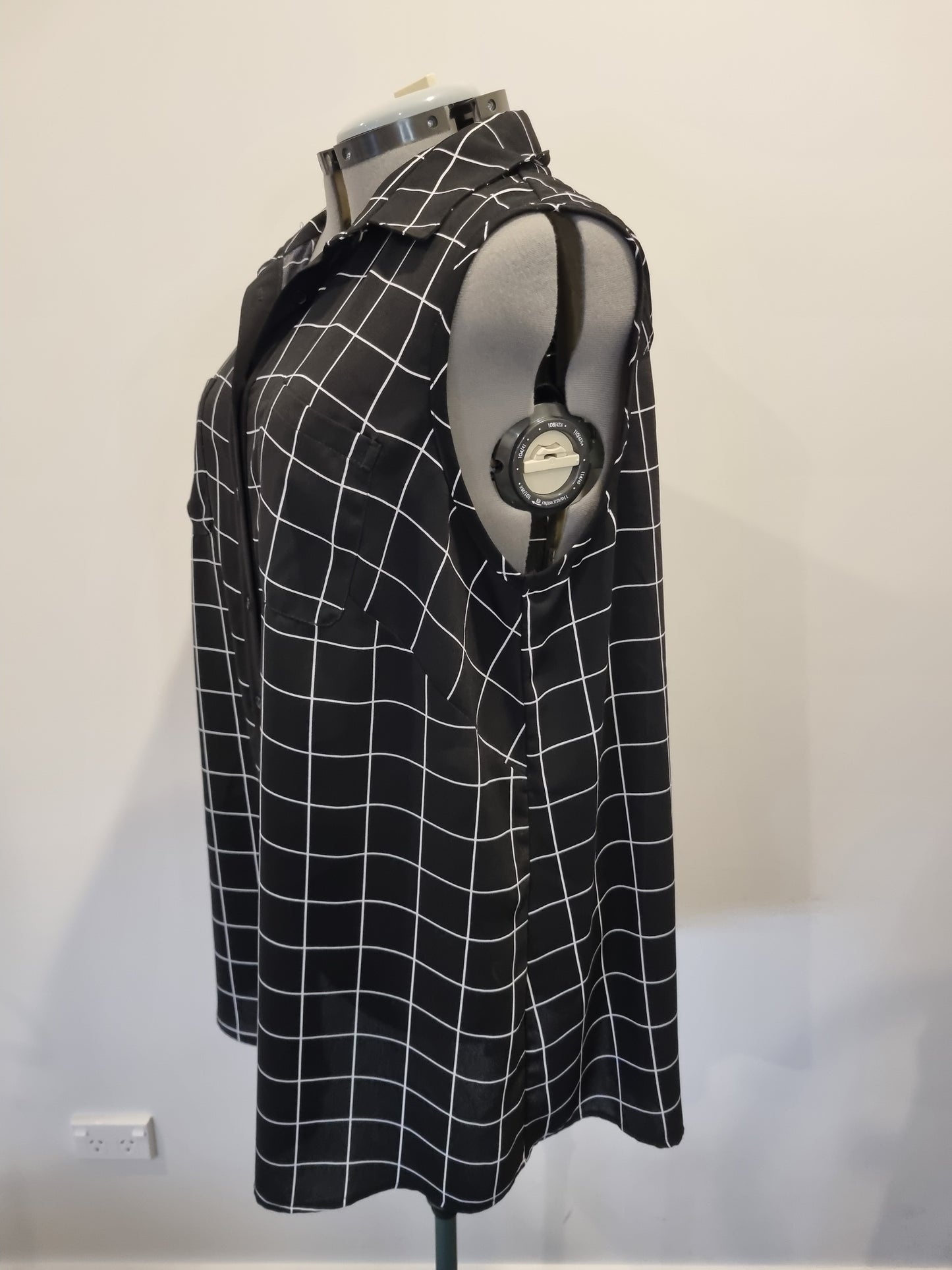 Autograph Sleeveless Top - Size 22