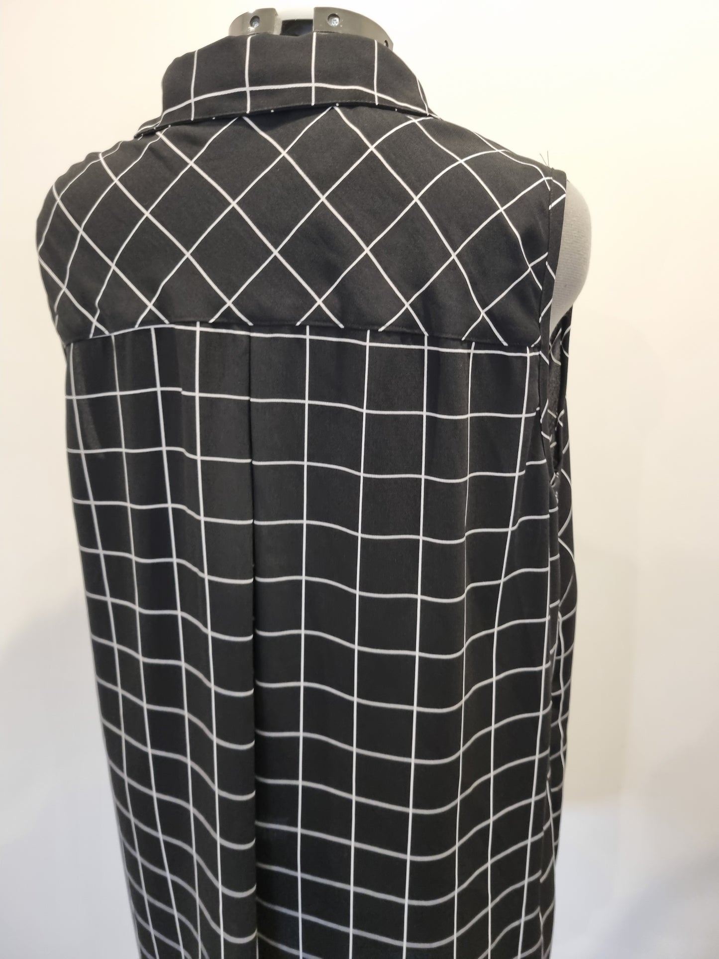 Autograph Sleeveless Top - Size 22