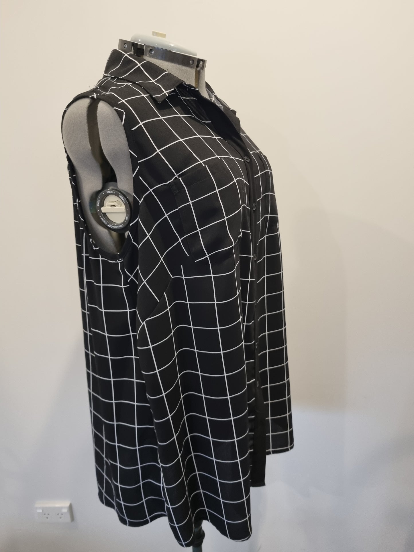 Autograph Sleeveless Top - Size 22