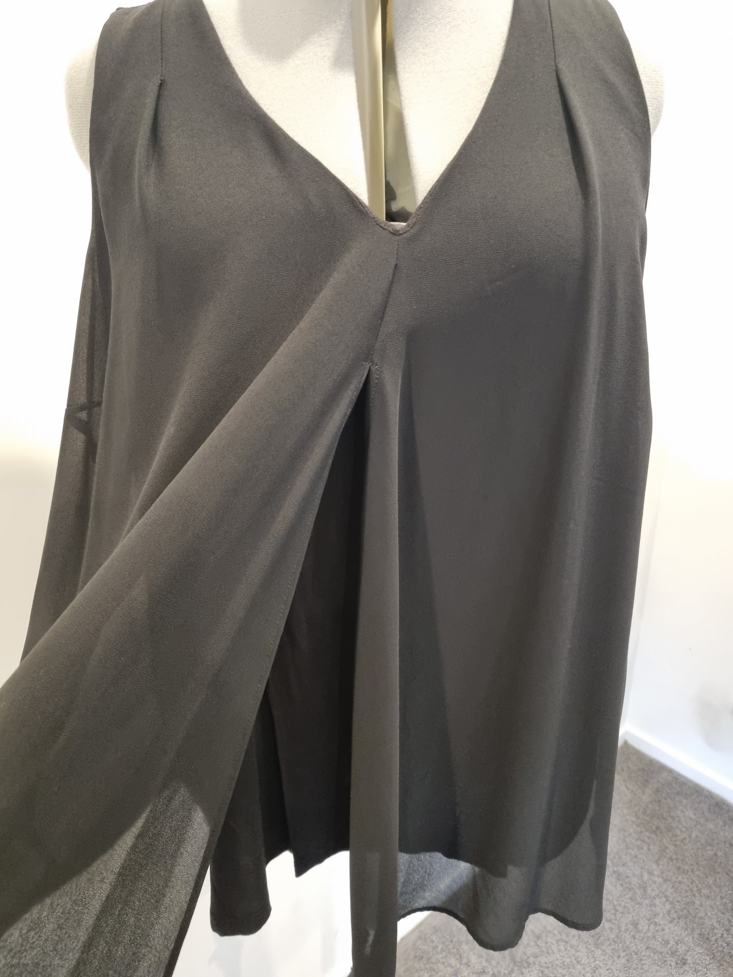 Autograph Sleeveless Top - Size 22