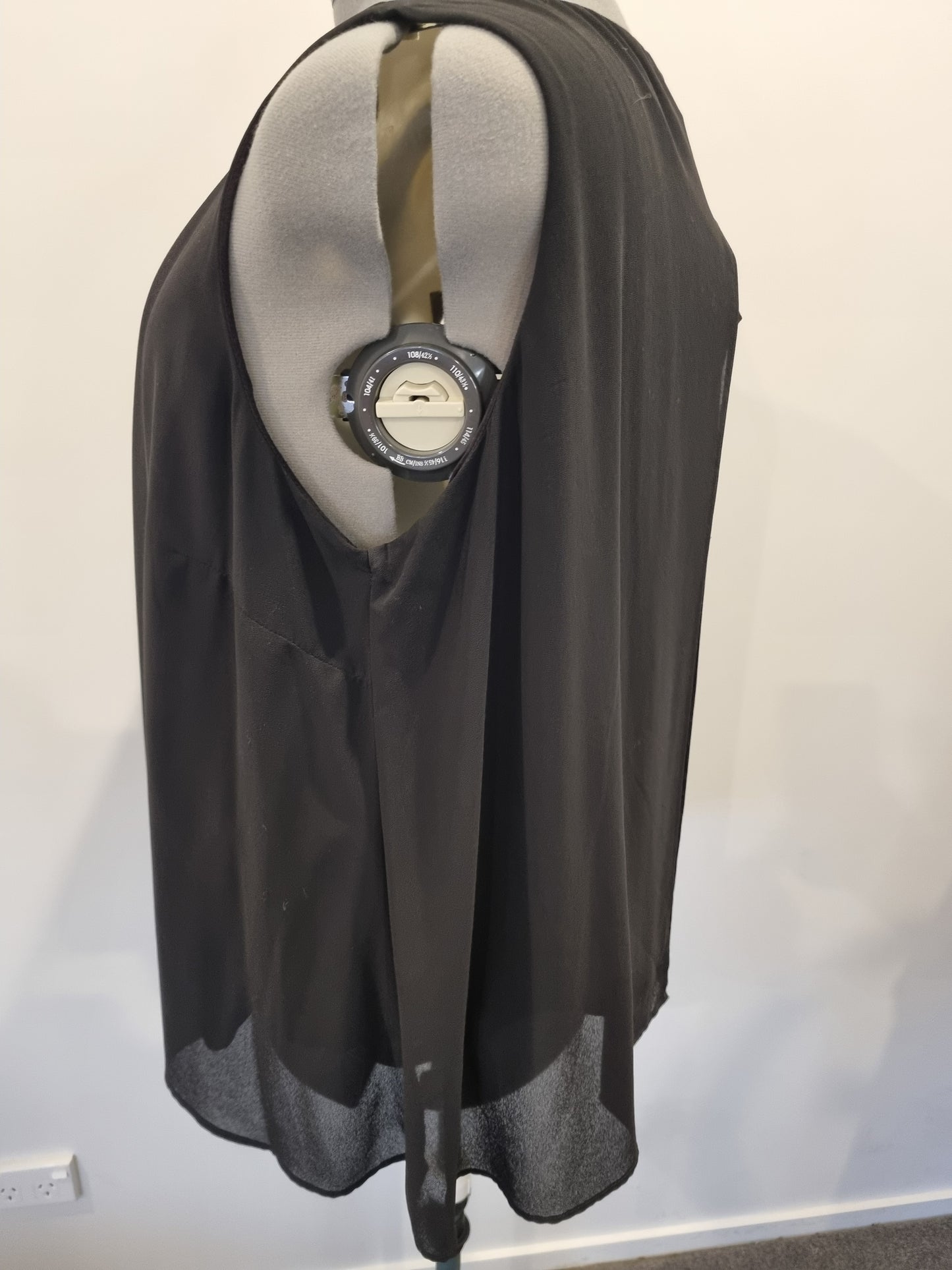 Autograph Sleeveless Top - Size 22