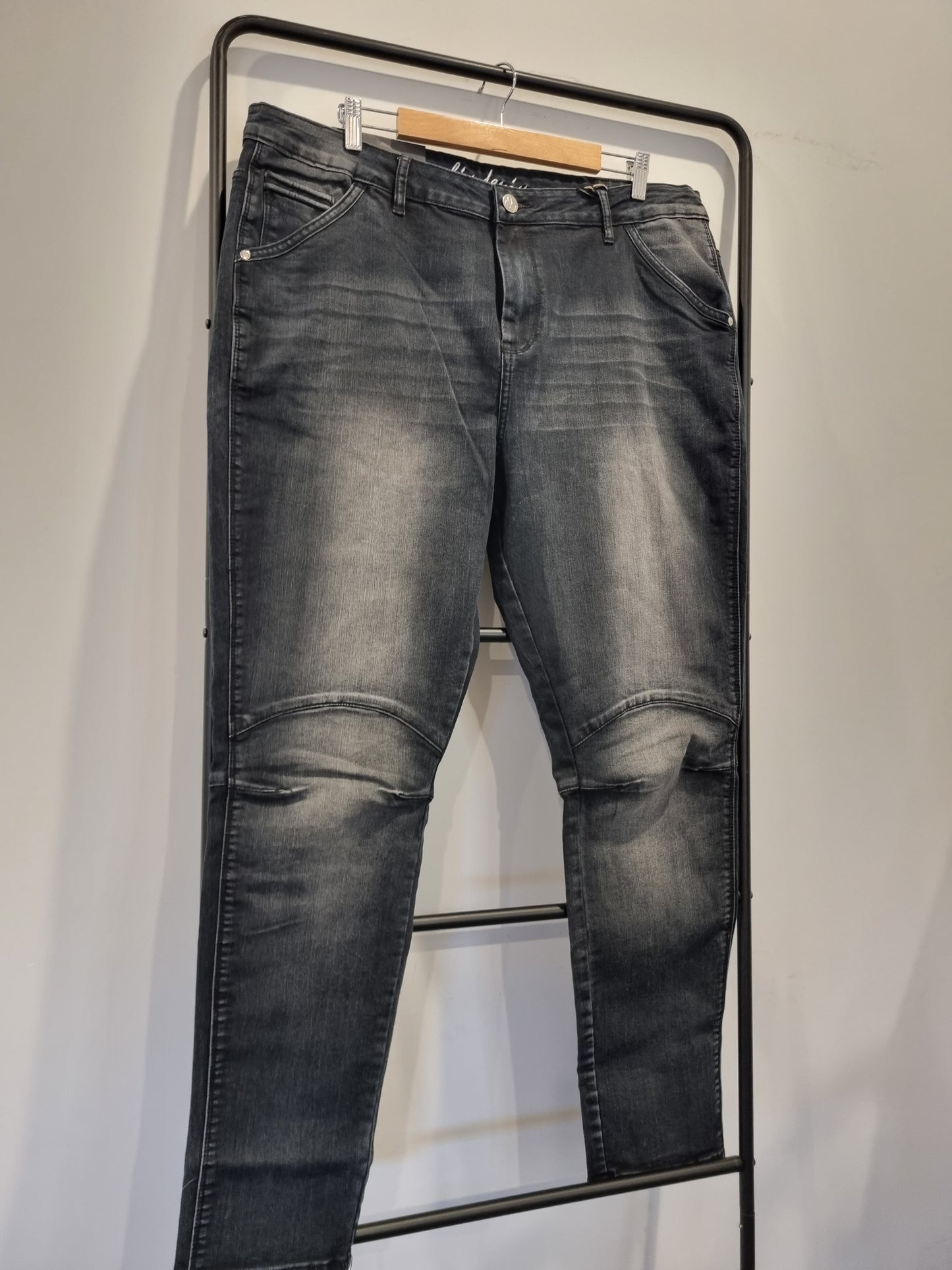 City Chic Jeans - Size 20 (BNWT)