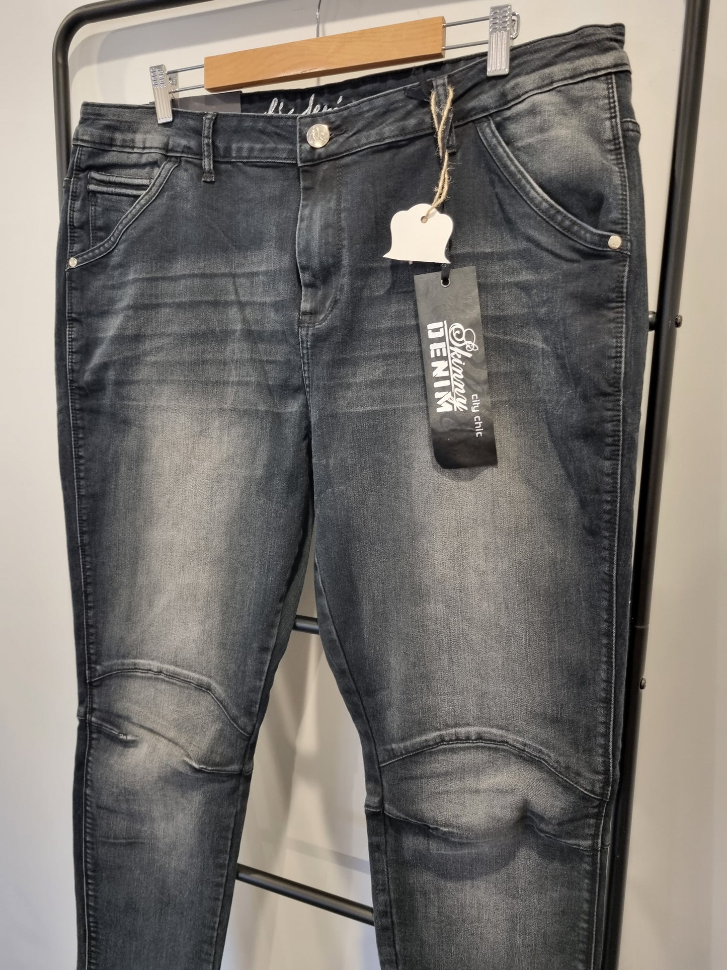 City Chic Jeans - Size 20 (BNWT)