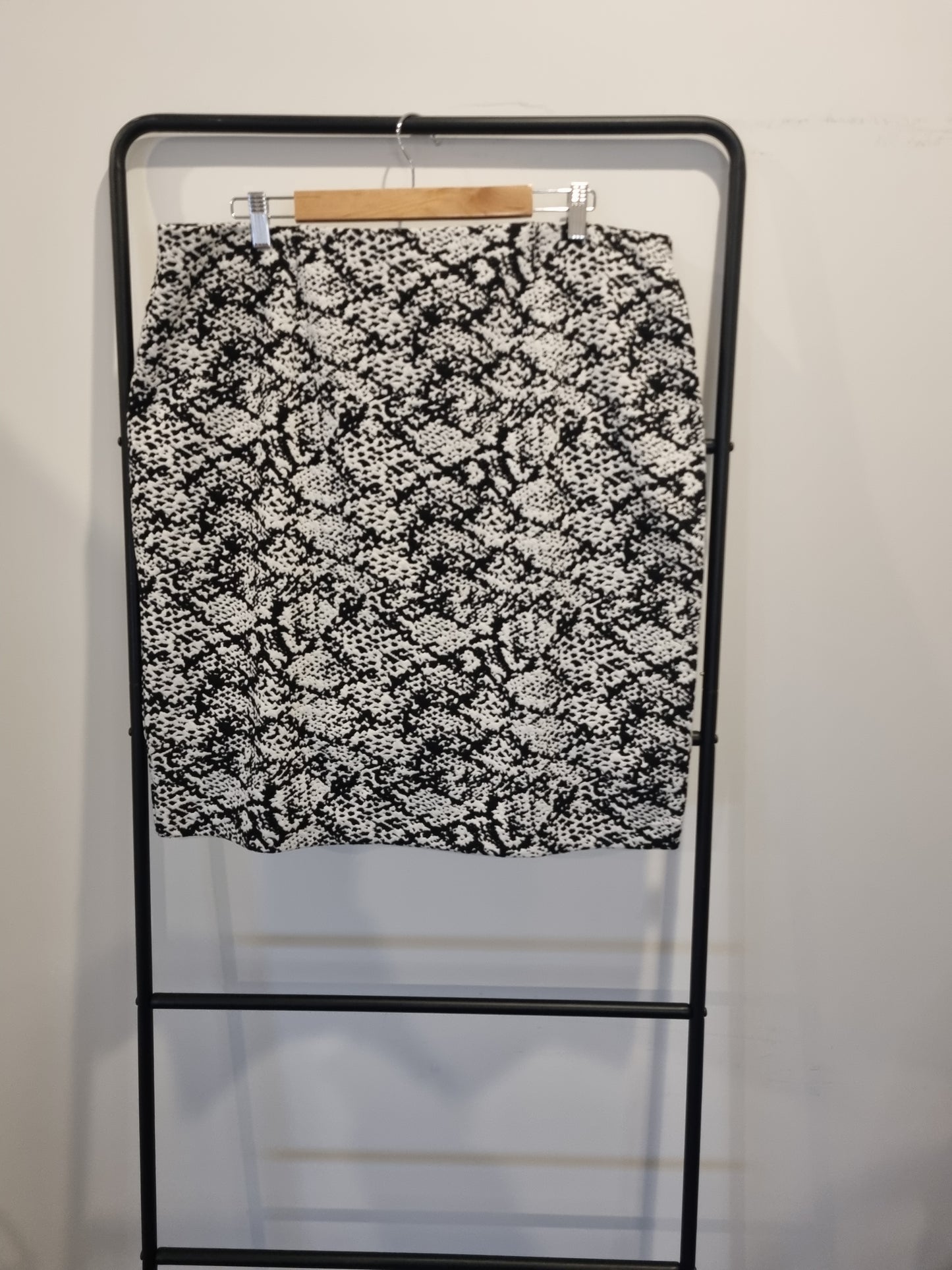 Autograph Skirt - Size 18