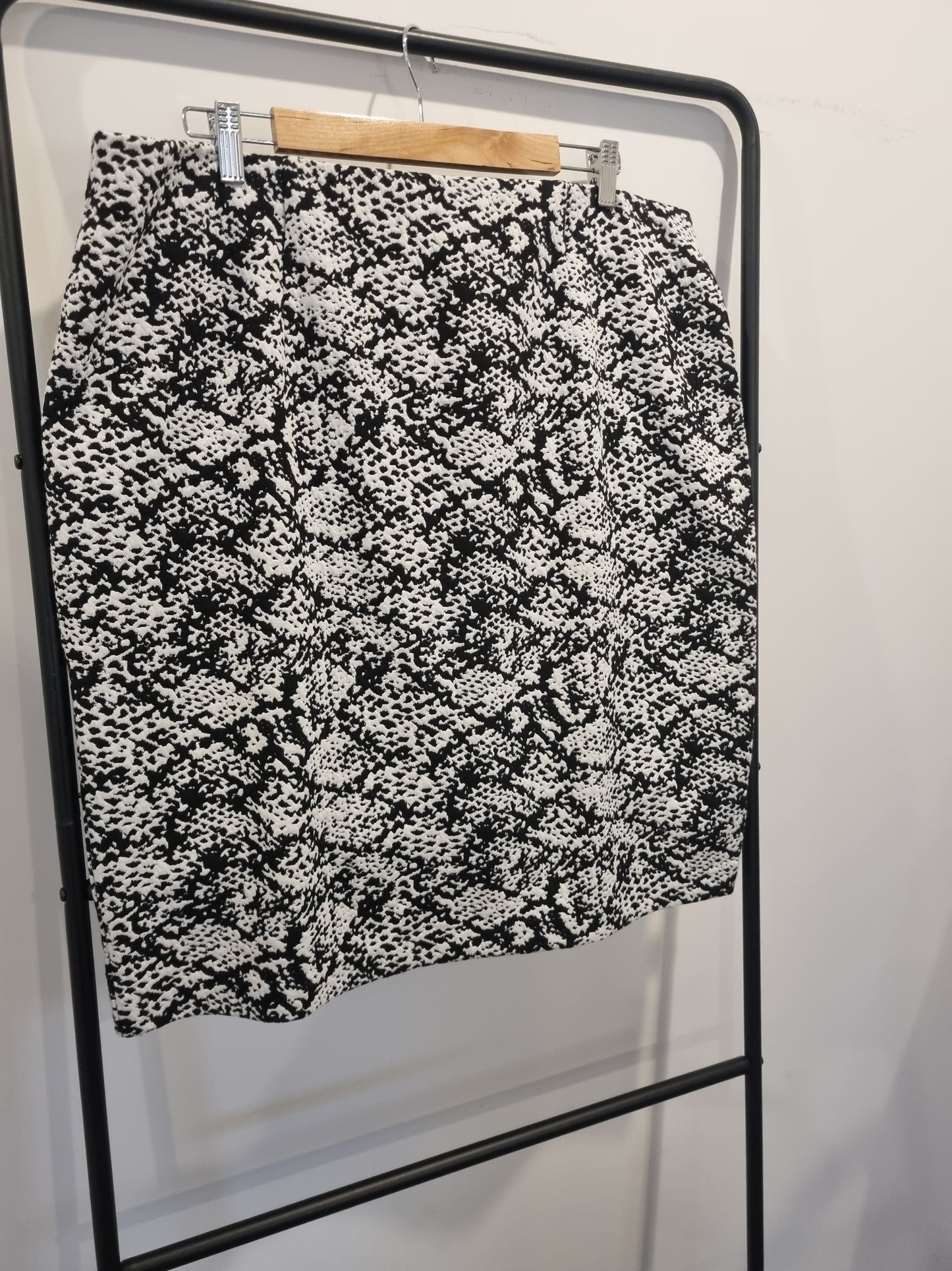 Autograph Skirt - Size 18