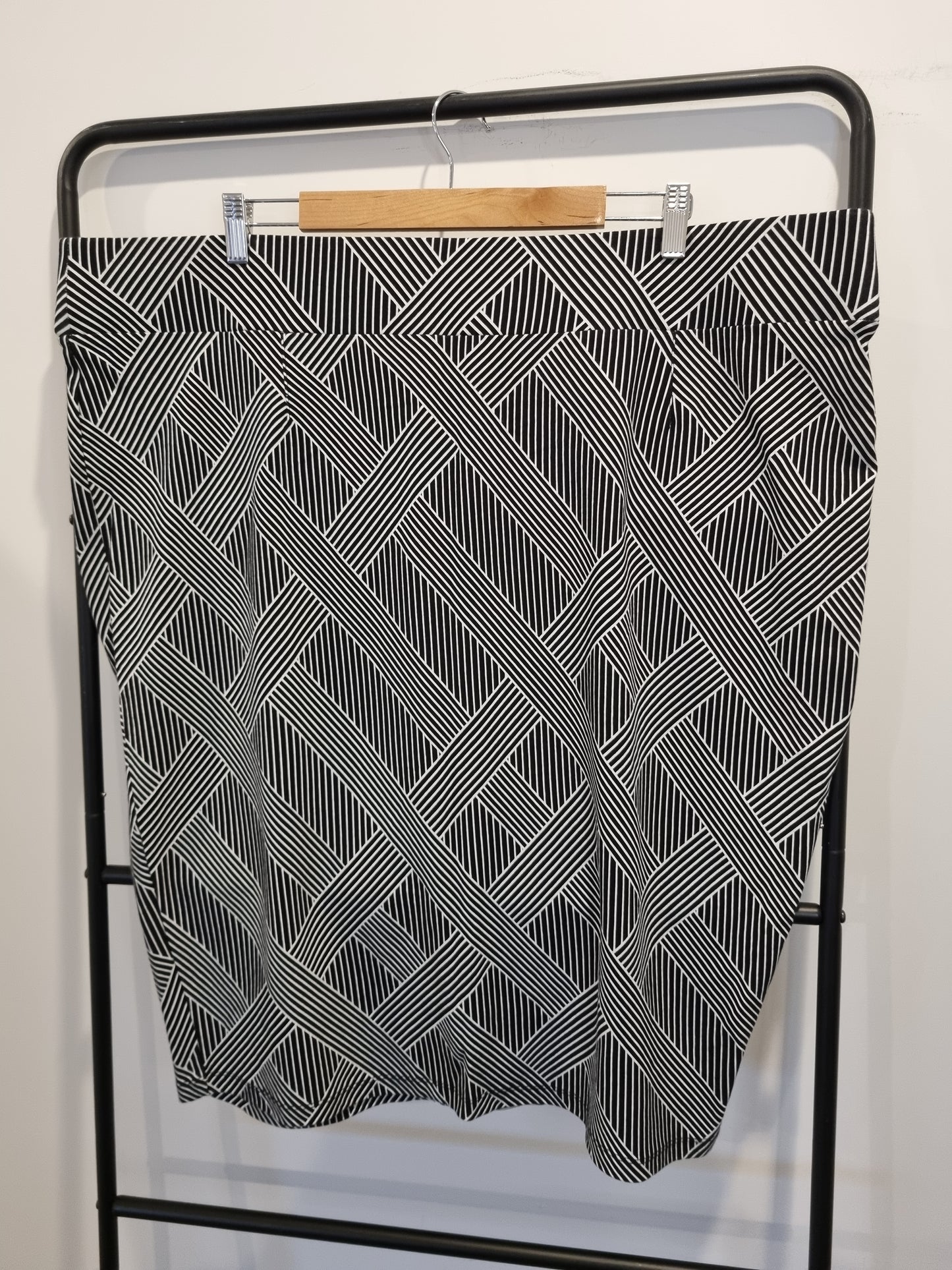 Autograph Skirt - Size 24