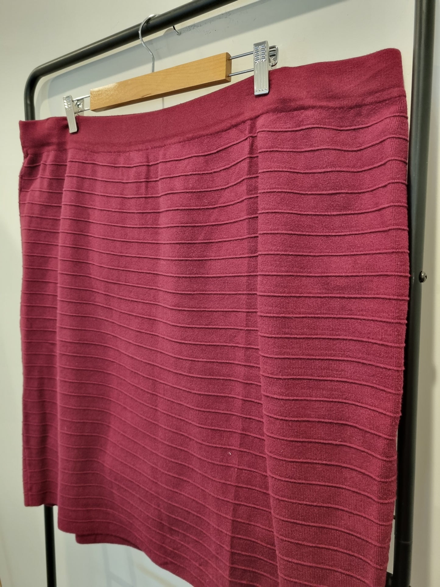 Autograph Skirt - Size 22