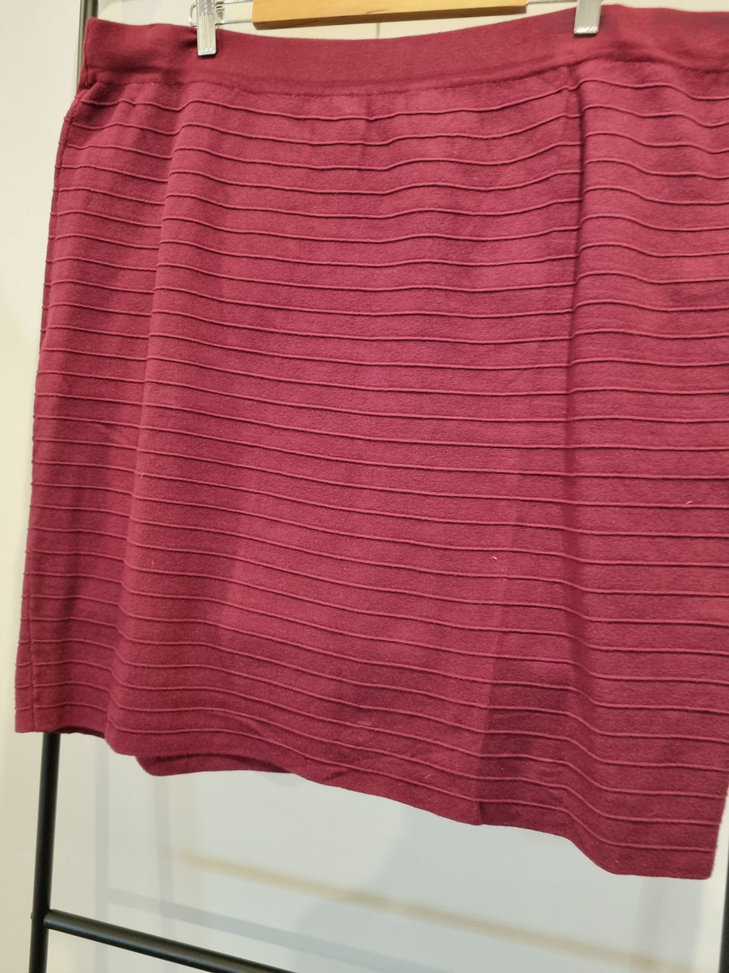 Autograph Skirt - Size 22