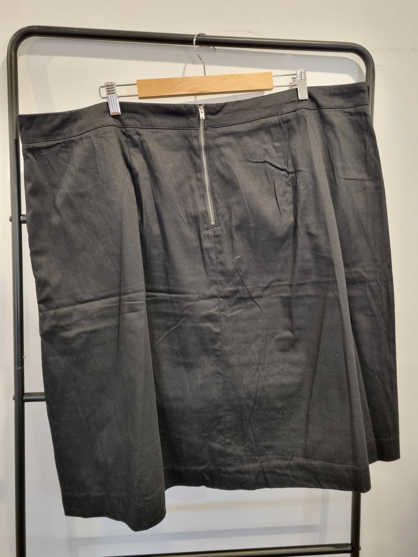 Autograph Skirt - Size 22
