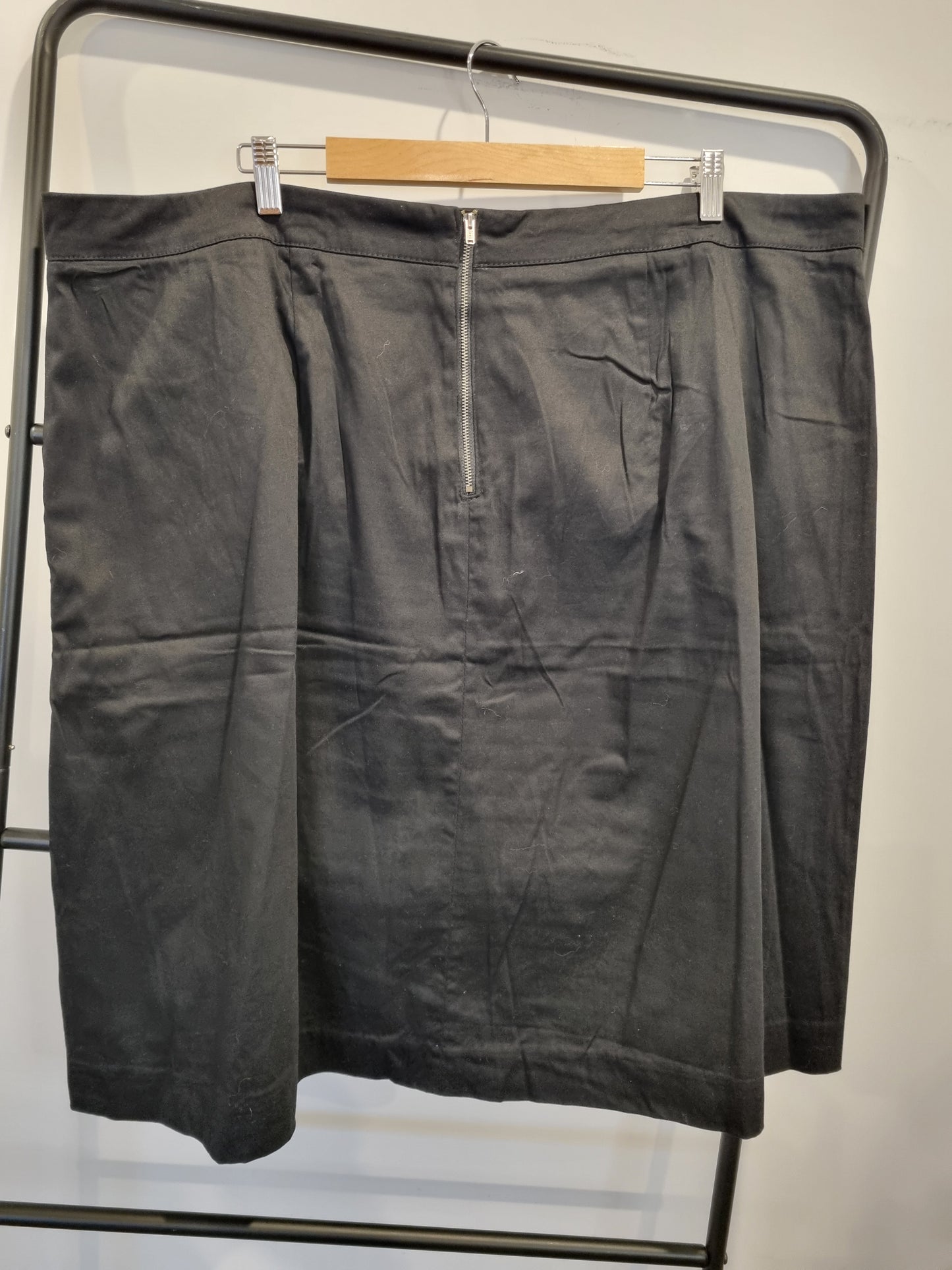 Autograph Skirt - Size 22