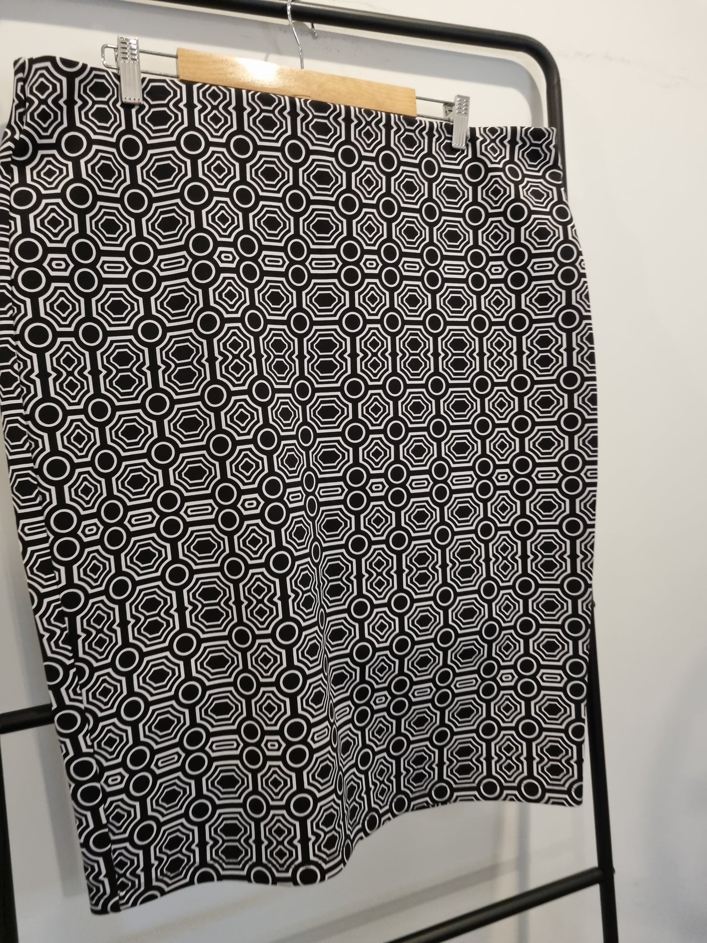 Sara Skirt - Size 22