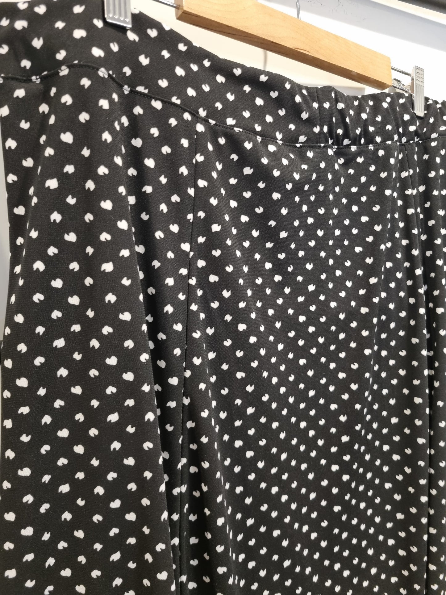Sara Flowy Skirt - Size 2X (20)