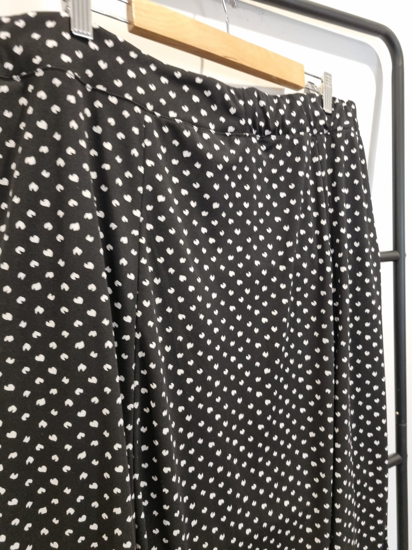 Sara Flowy Skirt - Size 2X (20)
