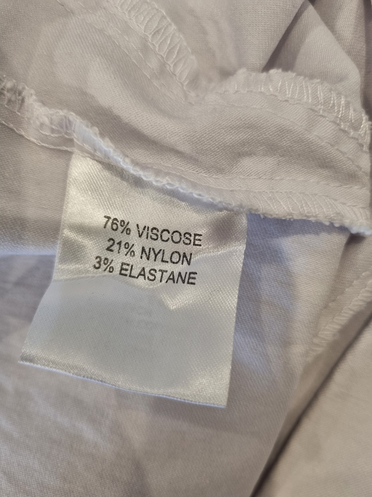 Autograph Capri Pants - Size 24