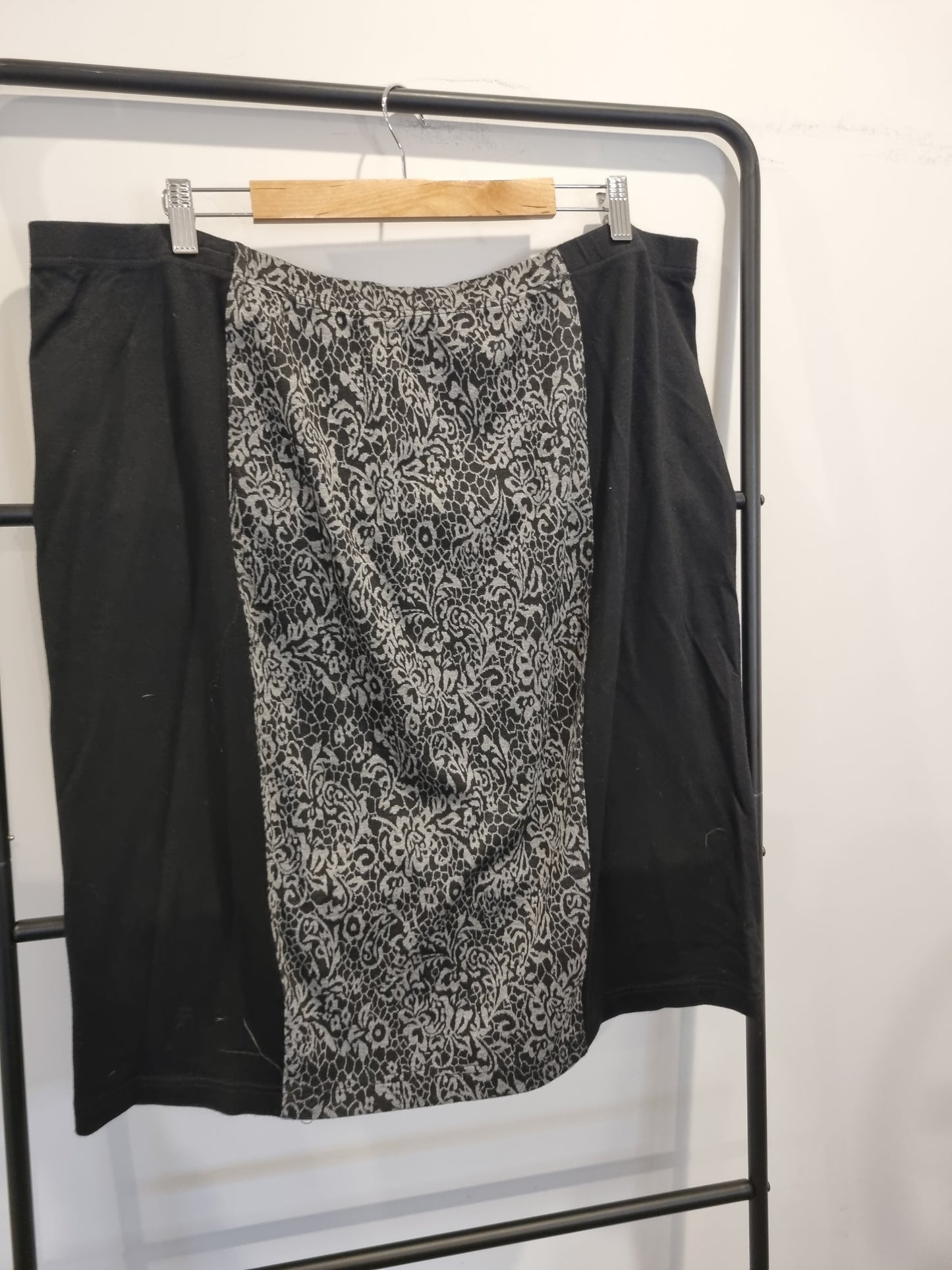 Autograph Skirt - Size 20