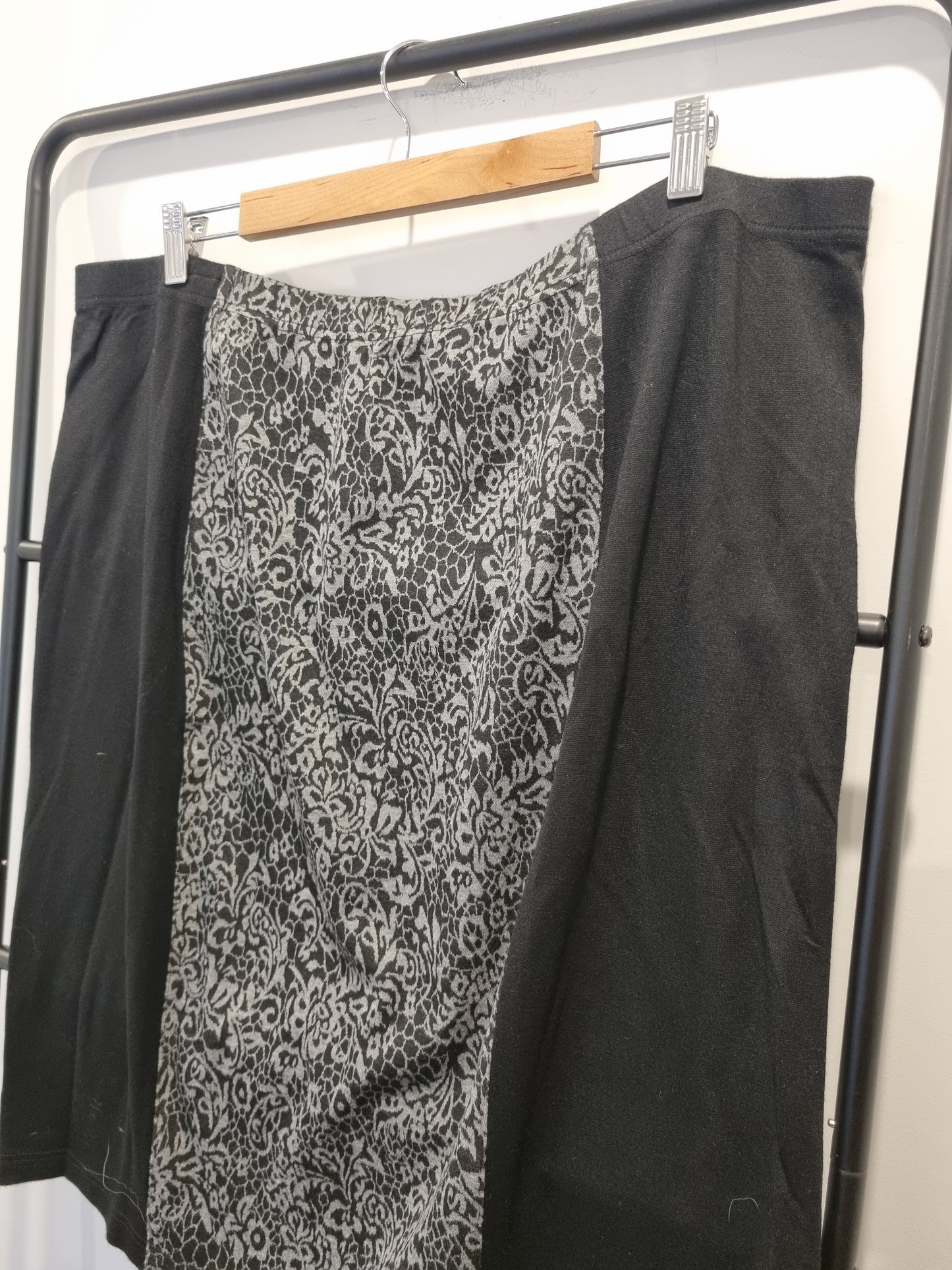 Autograph Skirt - Size 20