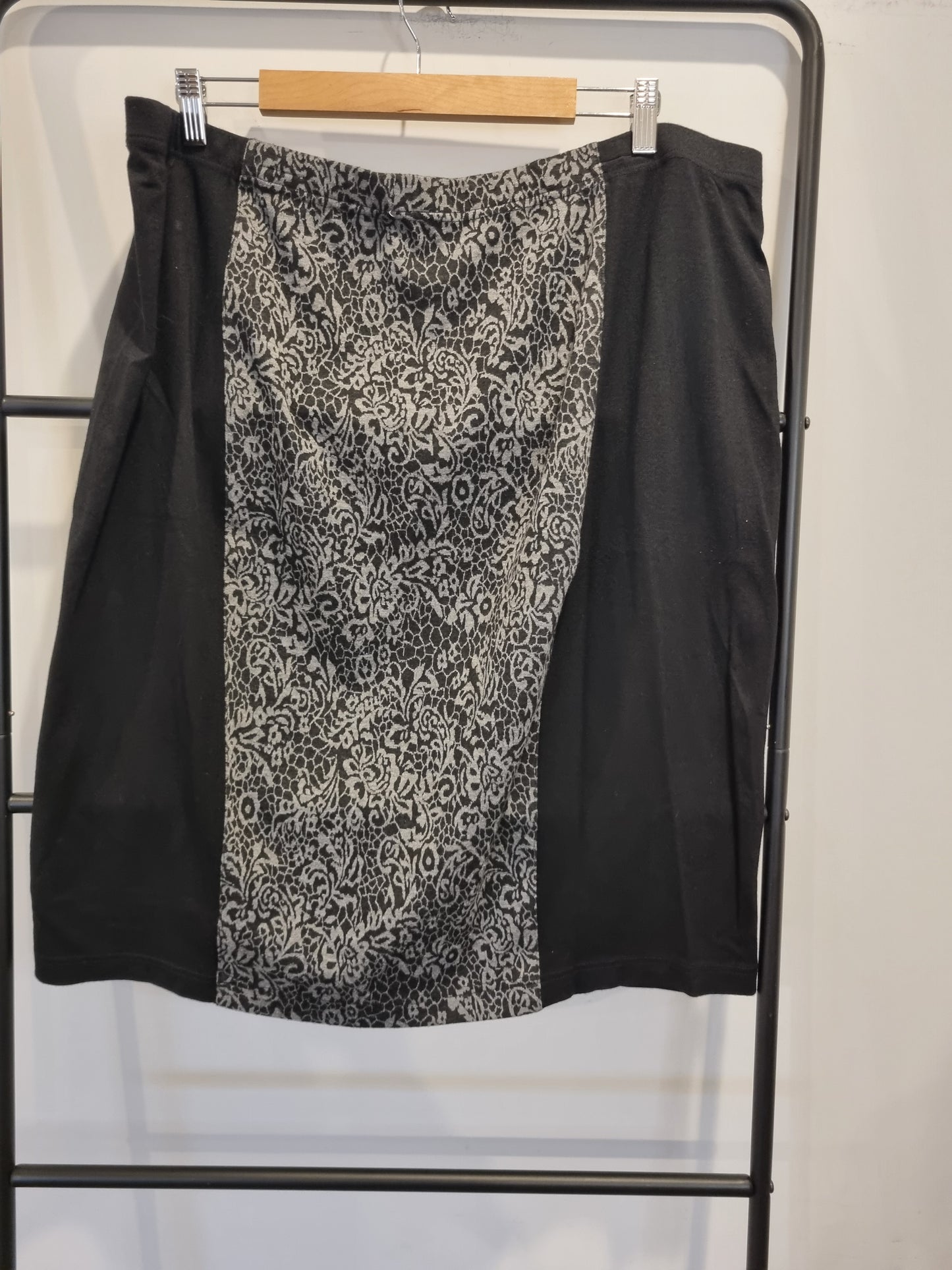 Autograph Skirt - Size 20