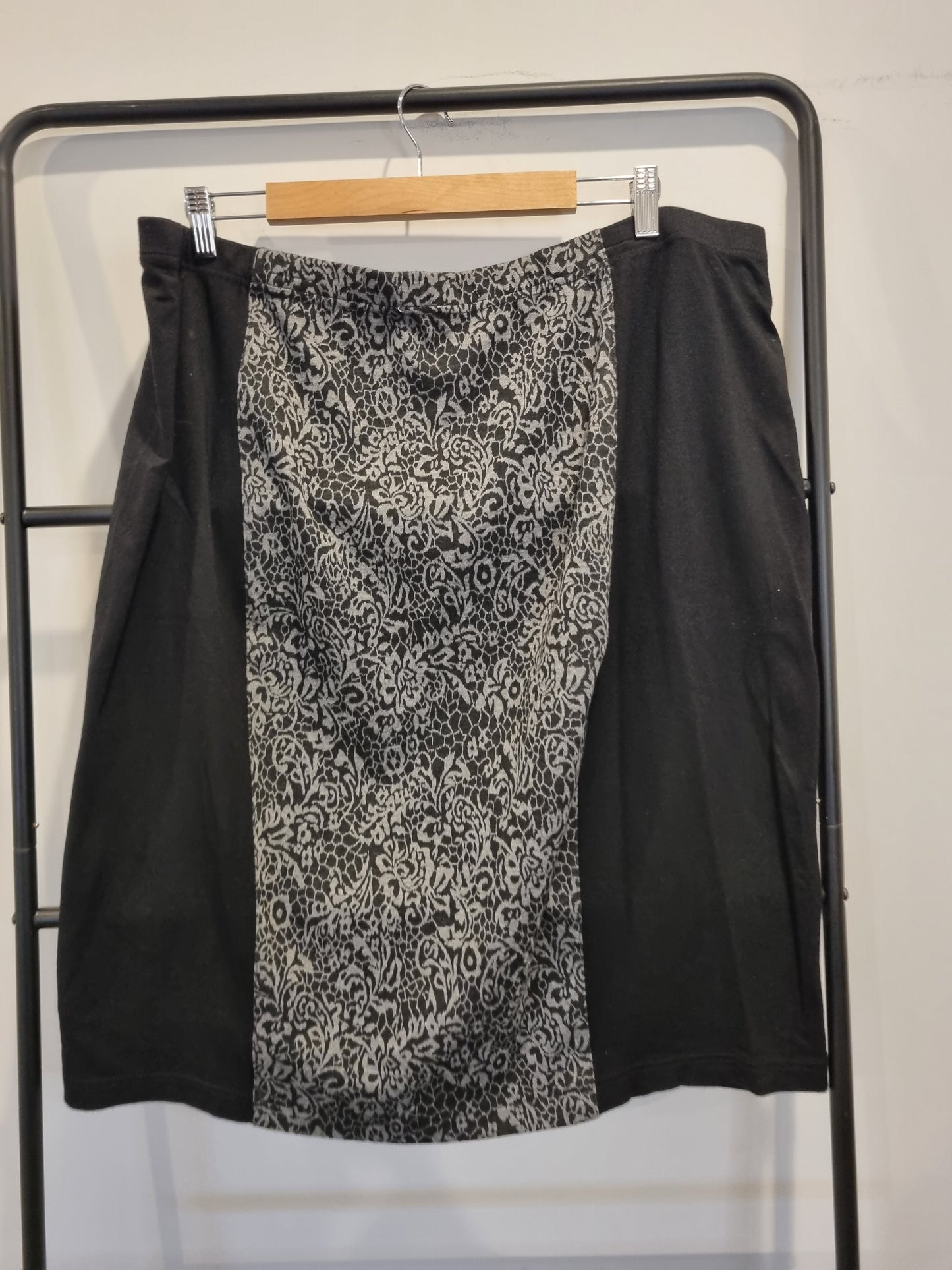 Autograph Skirt - Size 20