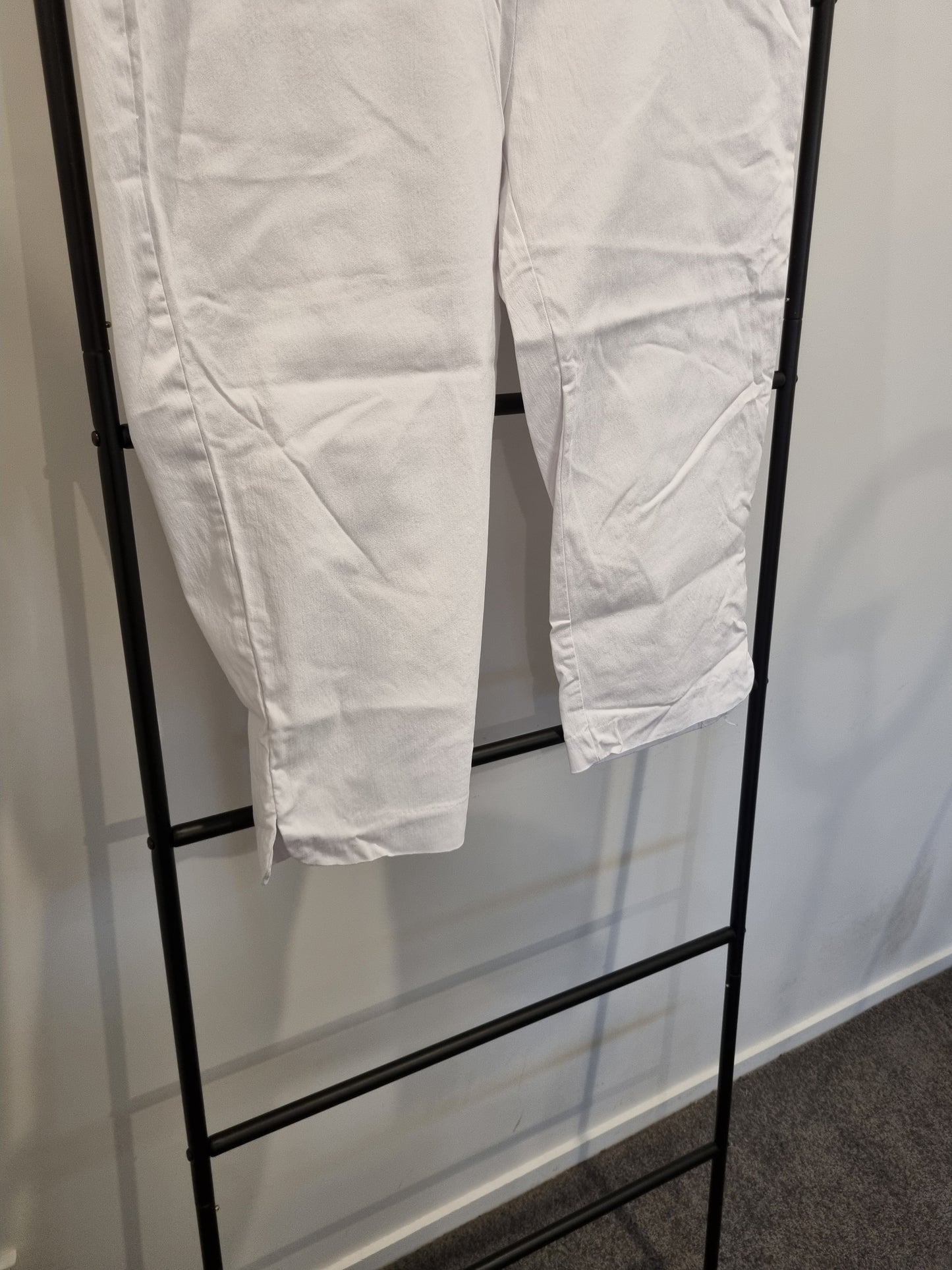 Autograph Capri Pants - Size 22
