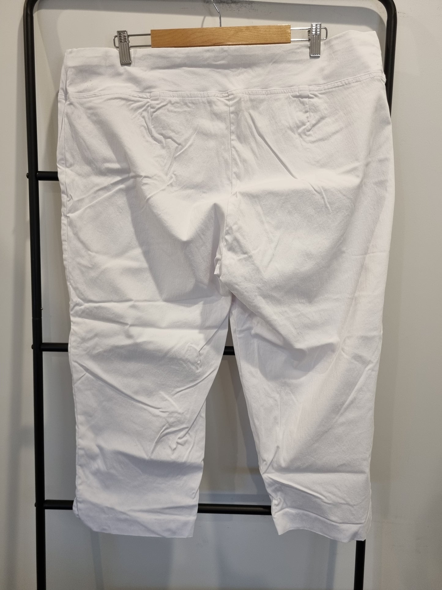 Autograph Capri Pants - Size 22